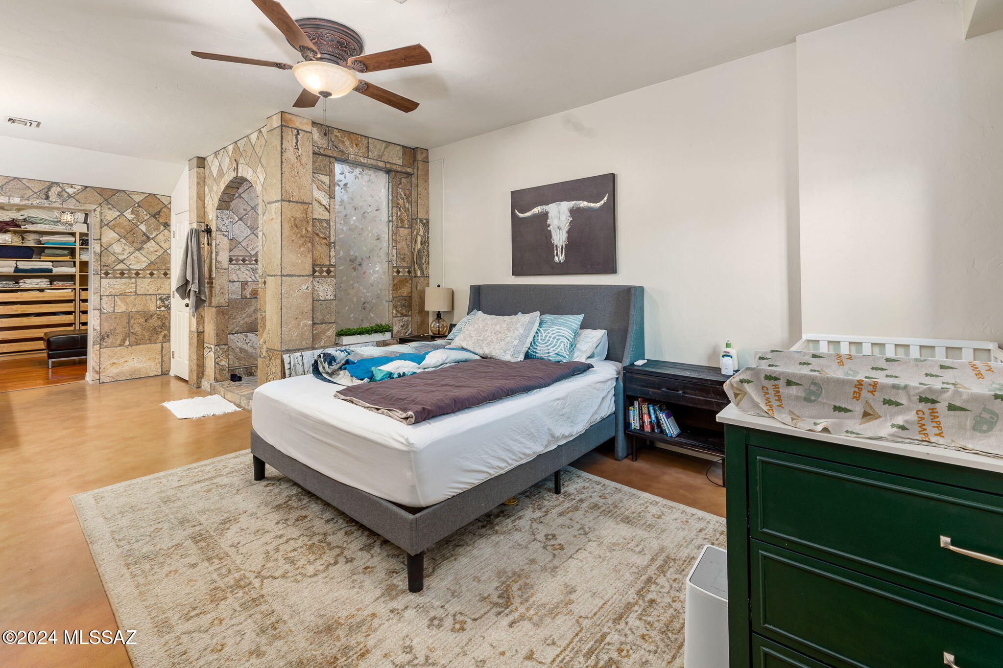 2502 E La Cienega Drive