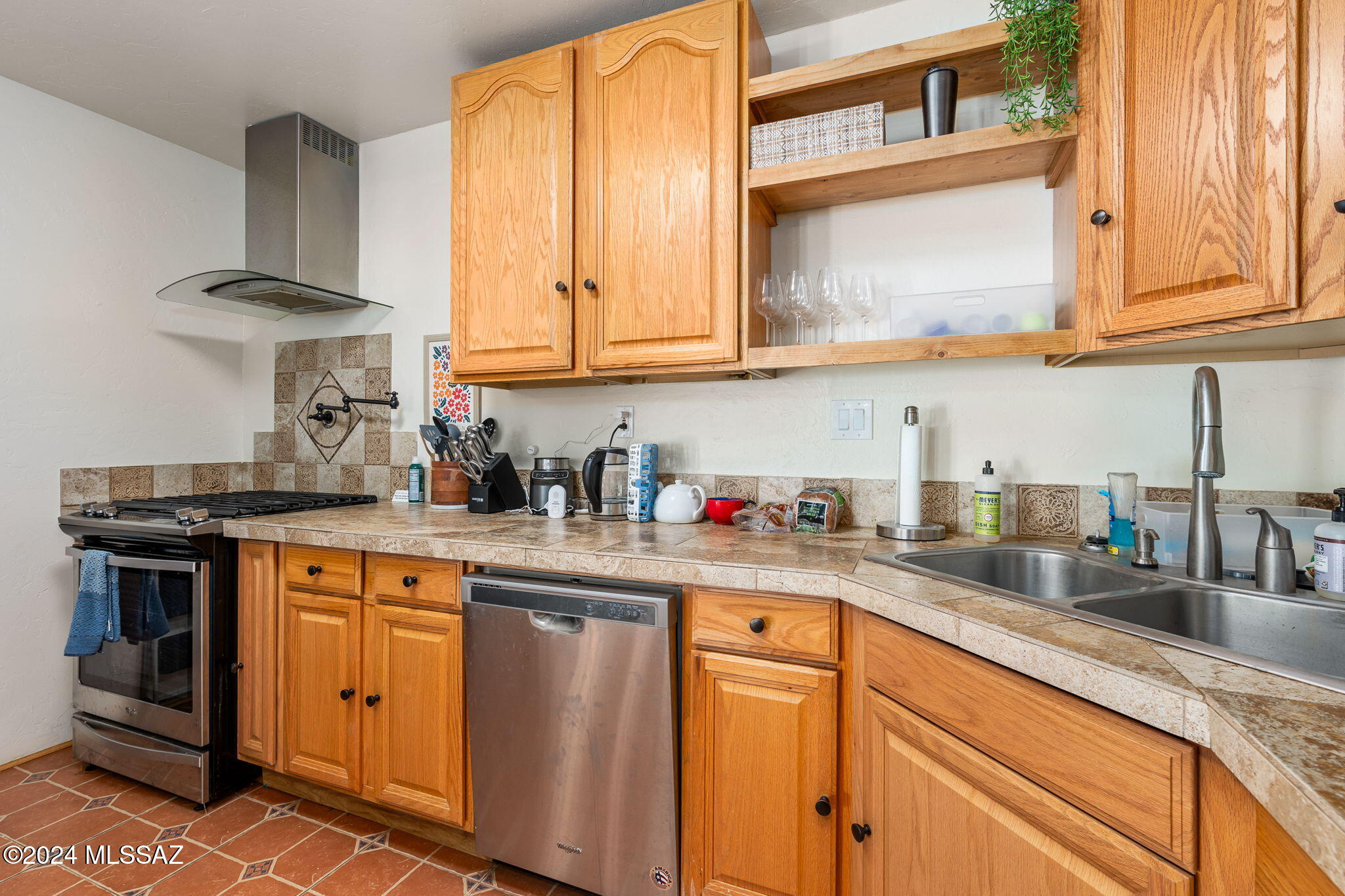 2502 E La Cienega Drive