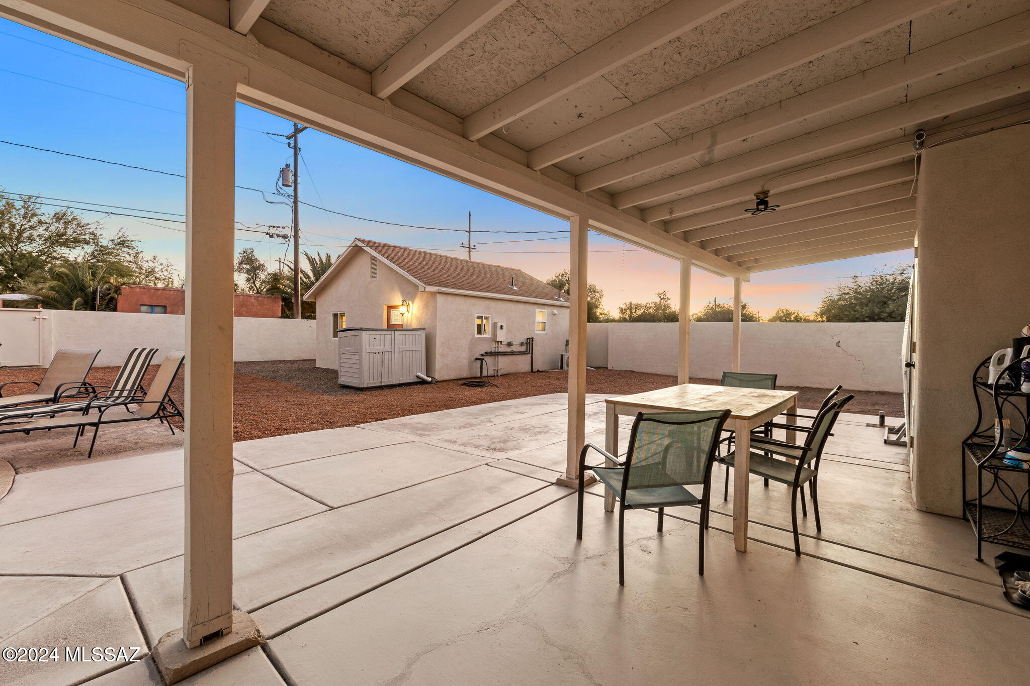 2502 E La Cienega Drive