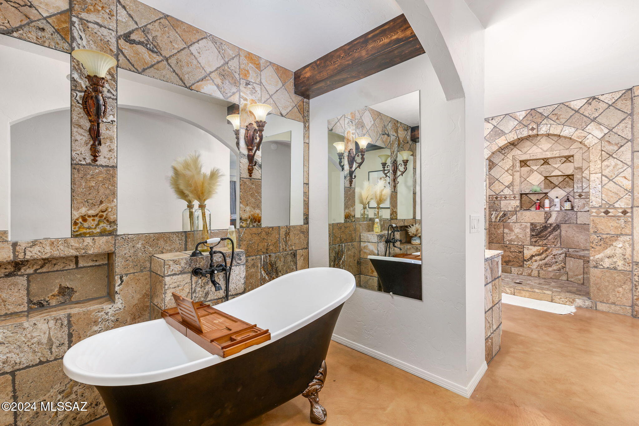 2502 E La Cienega Drive