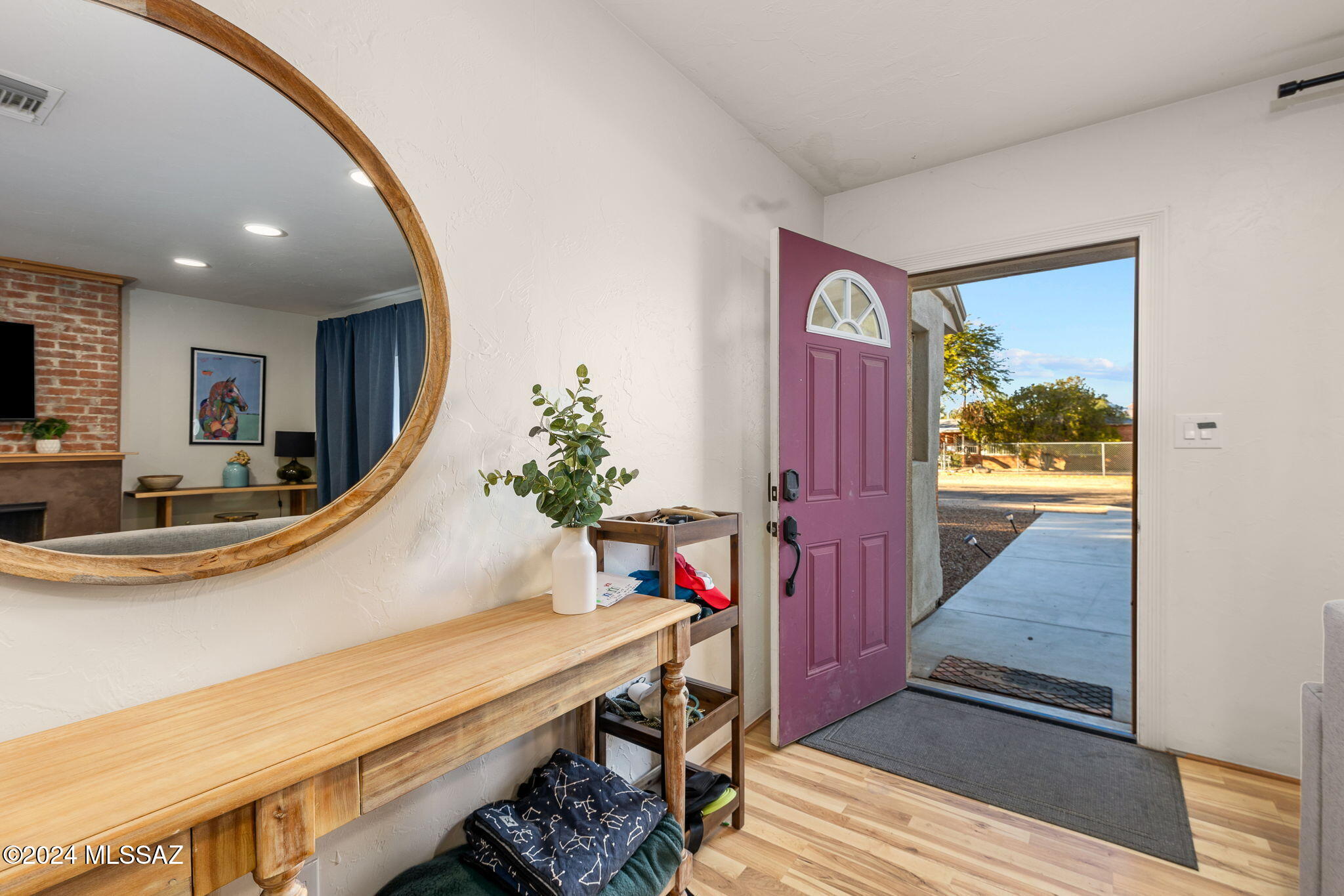 2502 E La Cienega Drive