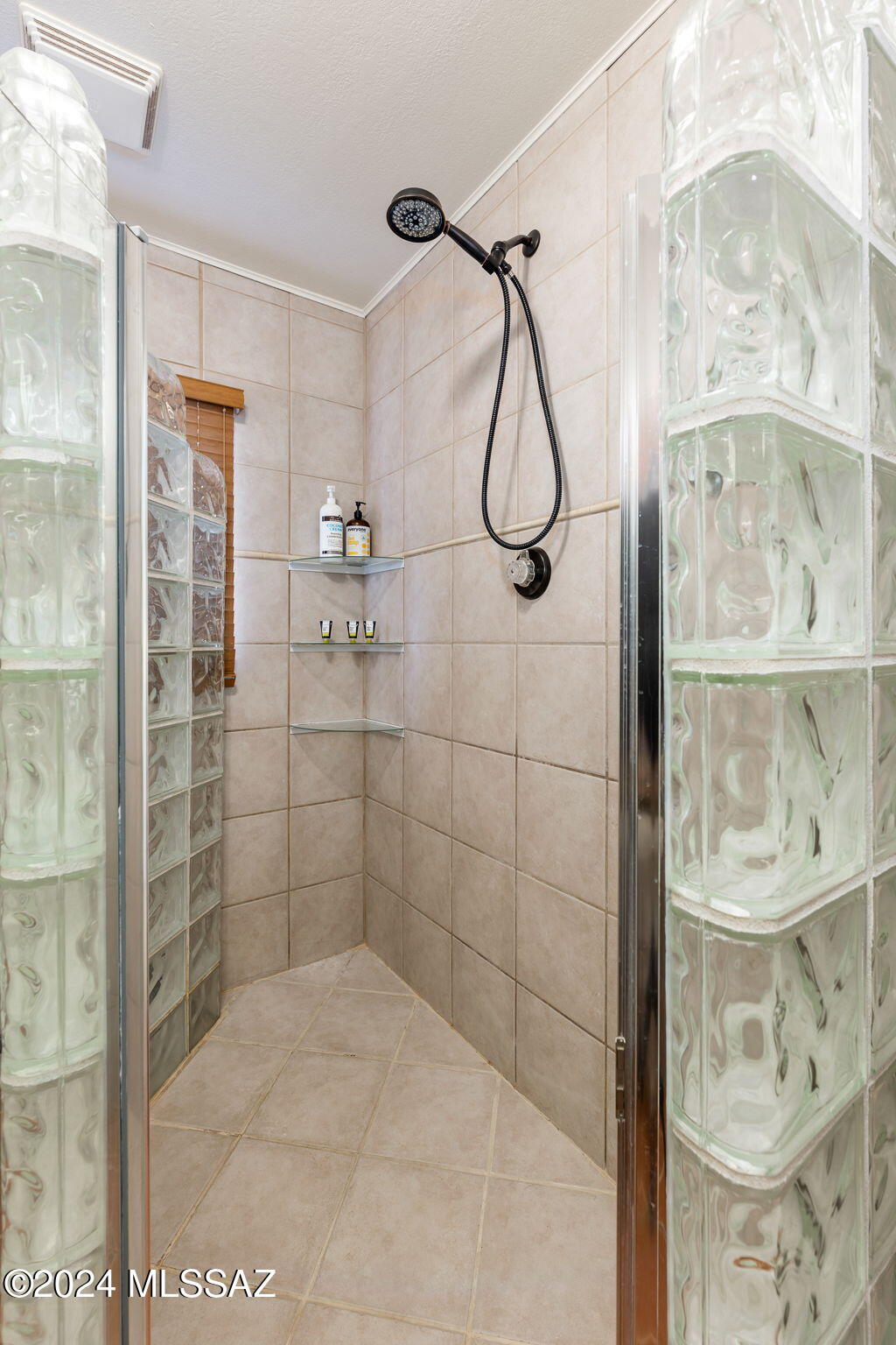 2502 E La Cienega Drive