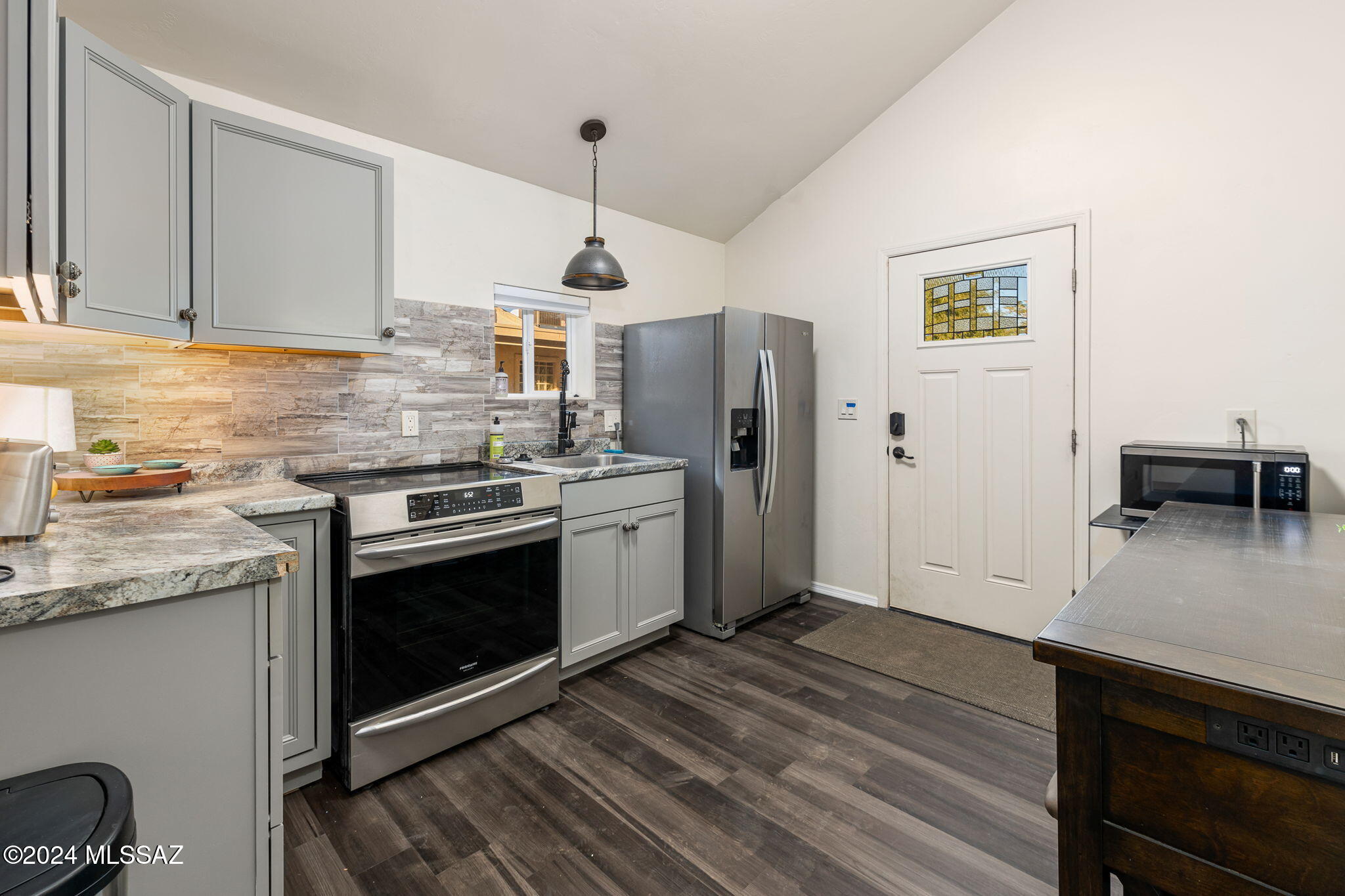 2502 E La Cienega Drive