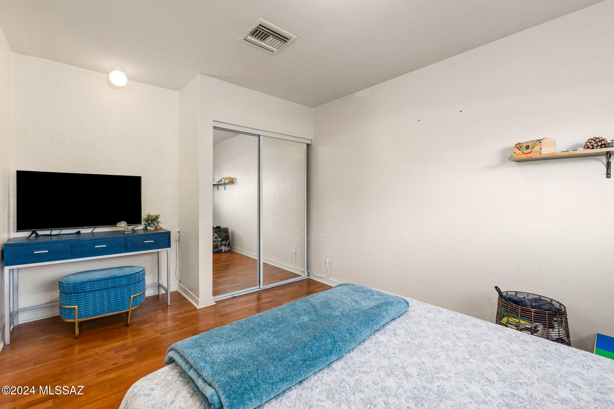 2502 E La Cienega Drive