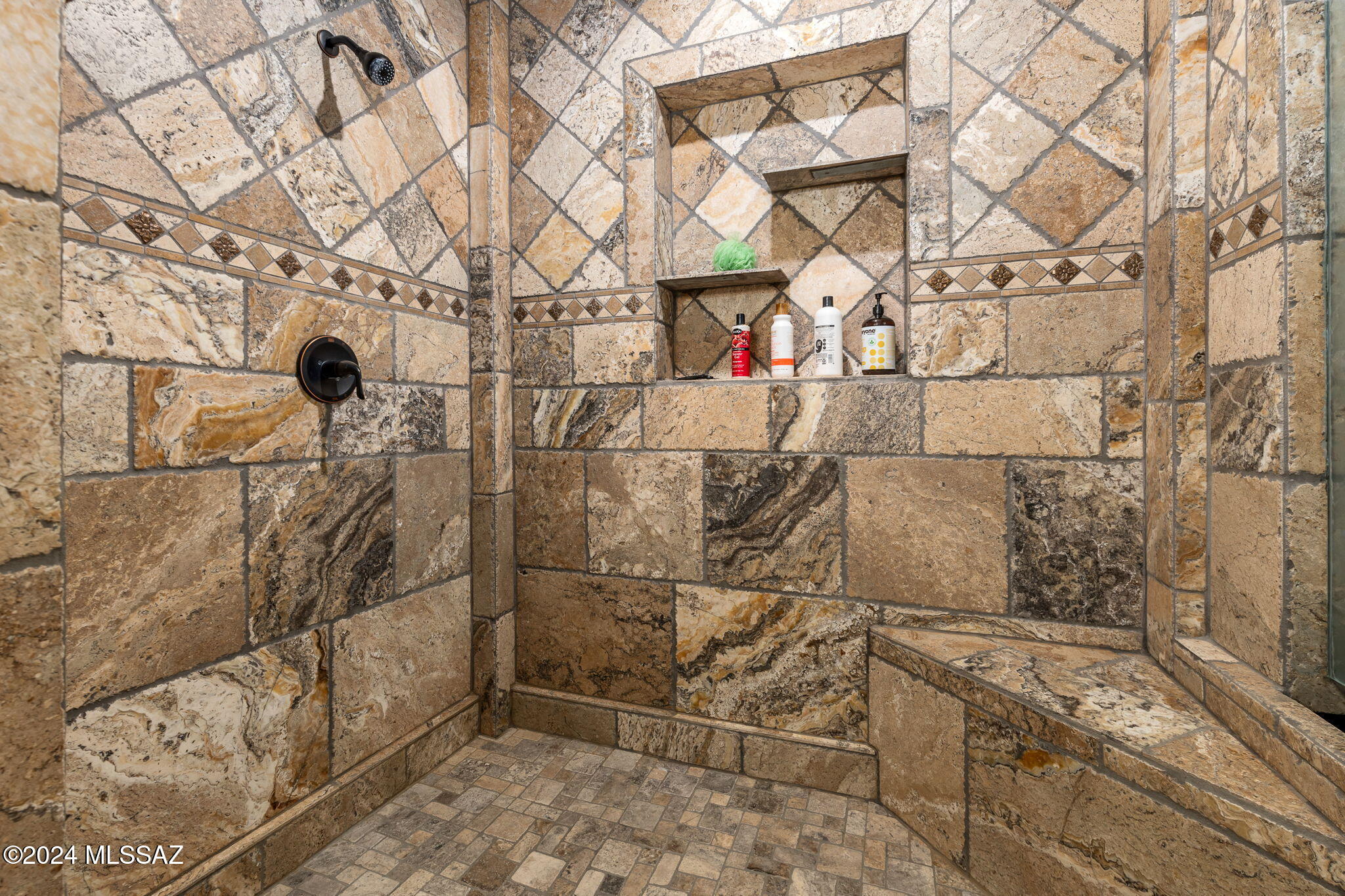 2502 E La Cienega Drive