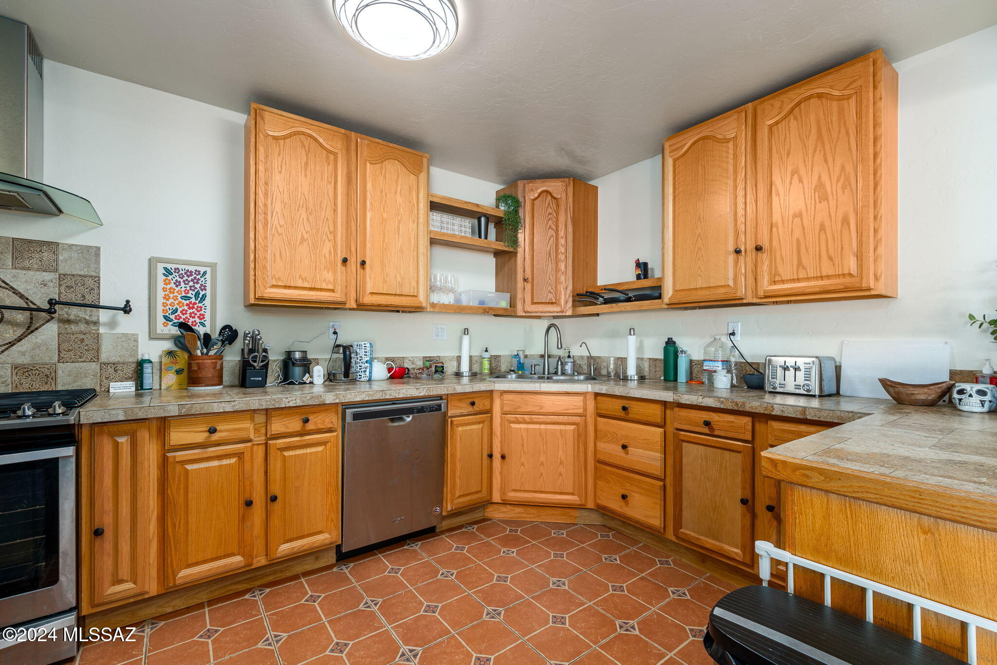 2502 E La Cienega Drive