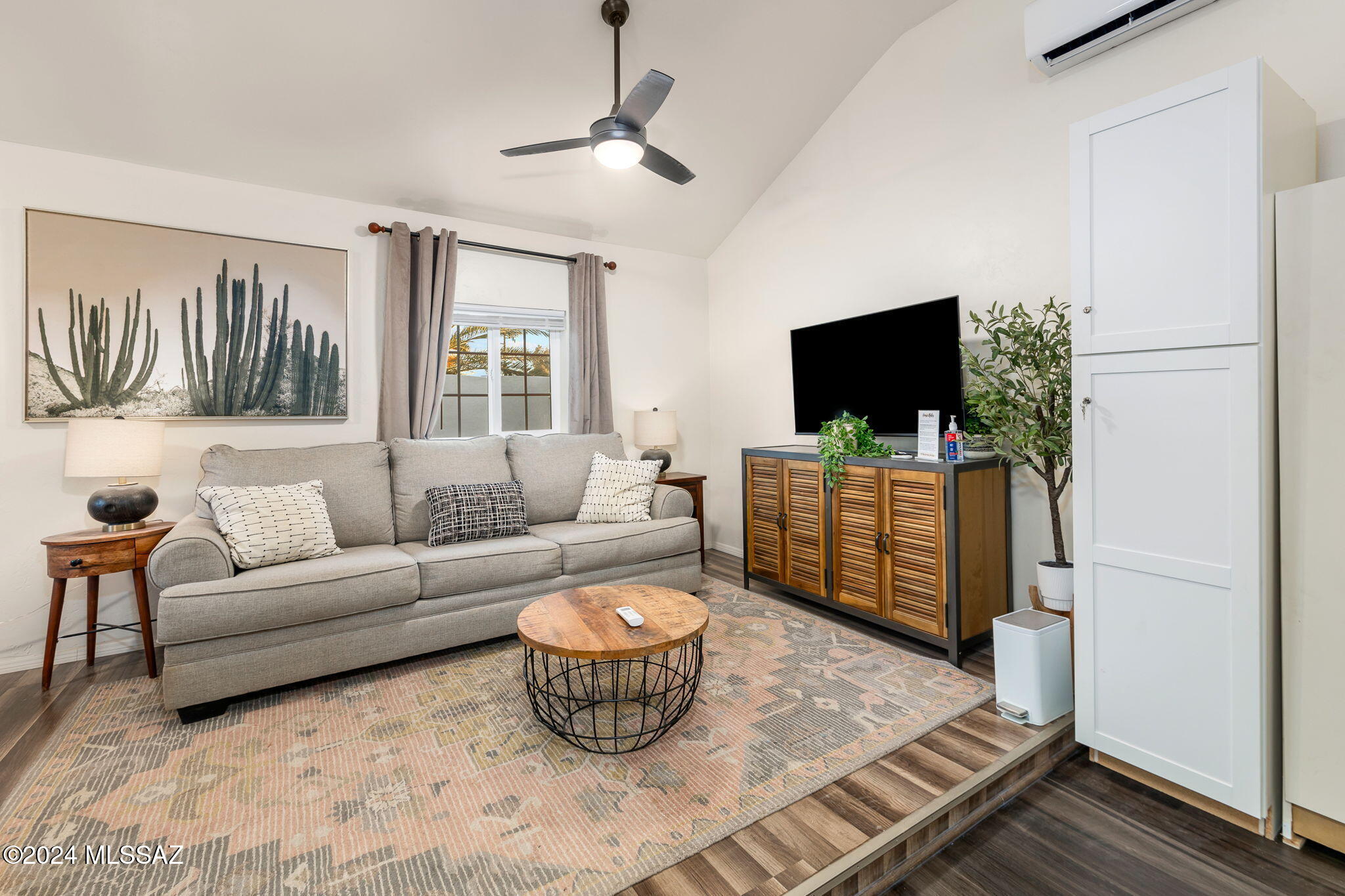 2502 E La Cienega Drive