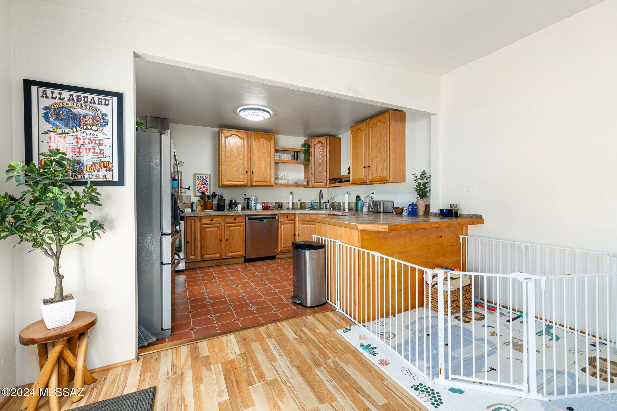 2502 E La Cienega Drive