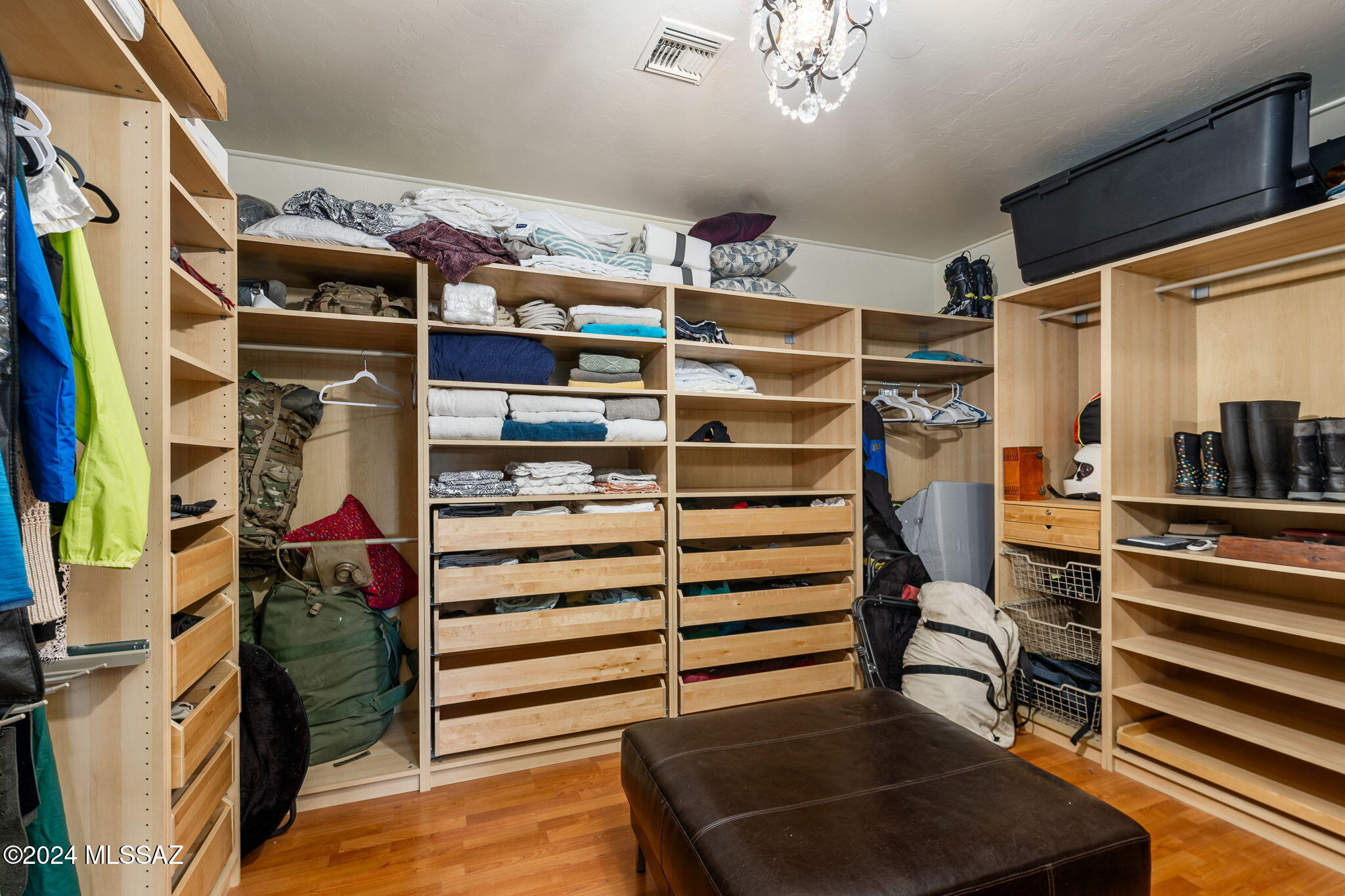 2502 E La Cienega Drive