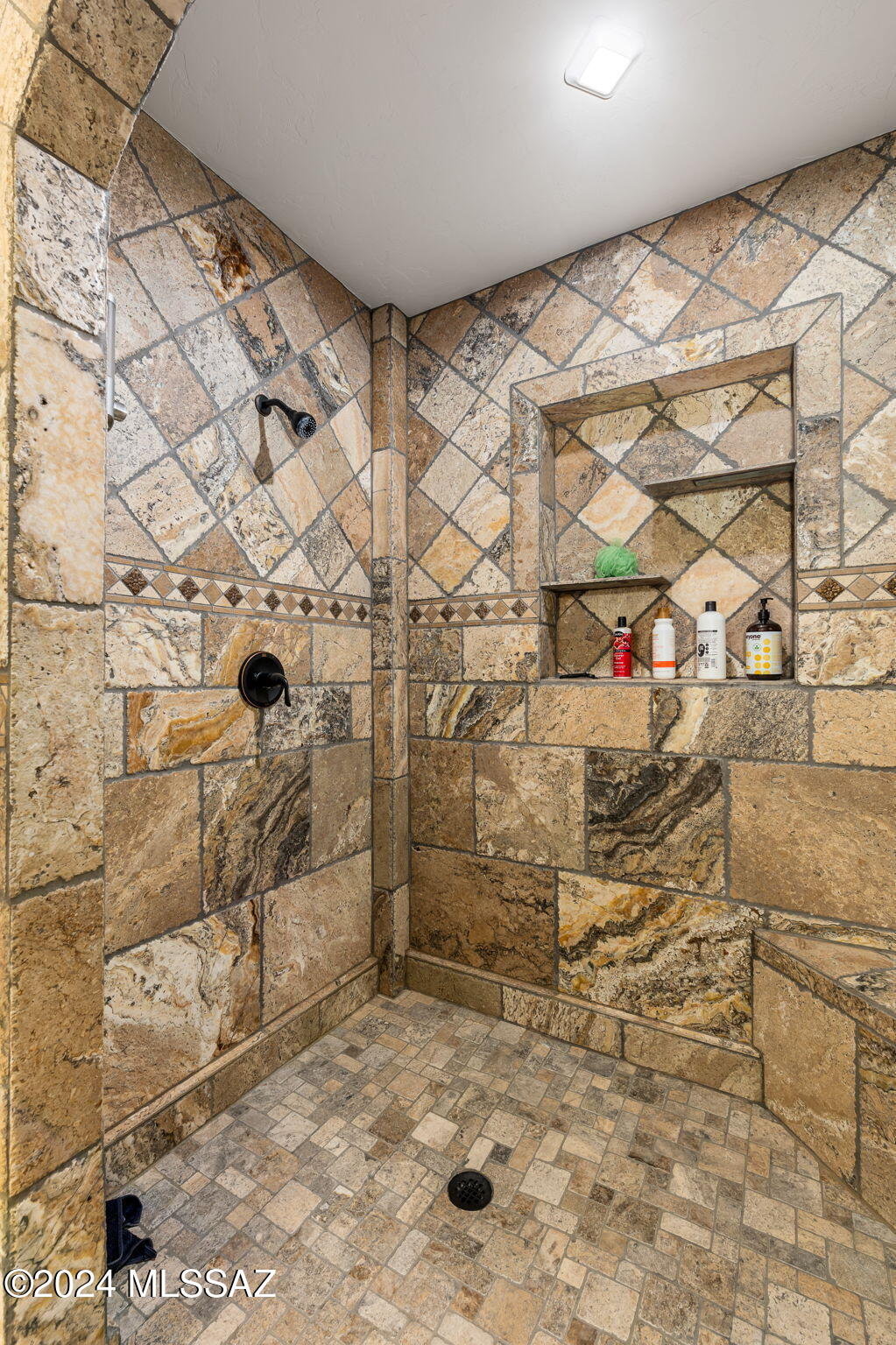 2502 E La Cienega Drive