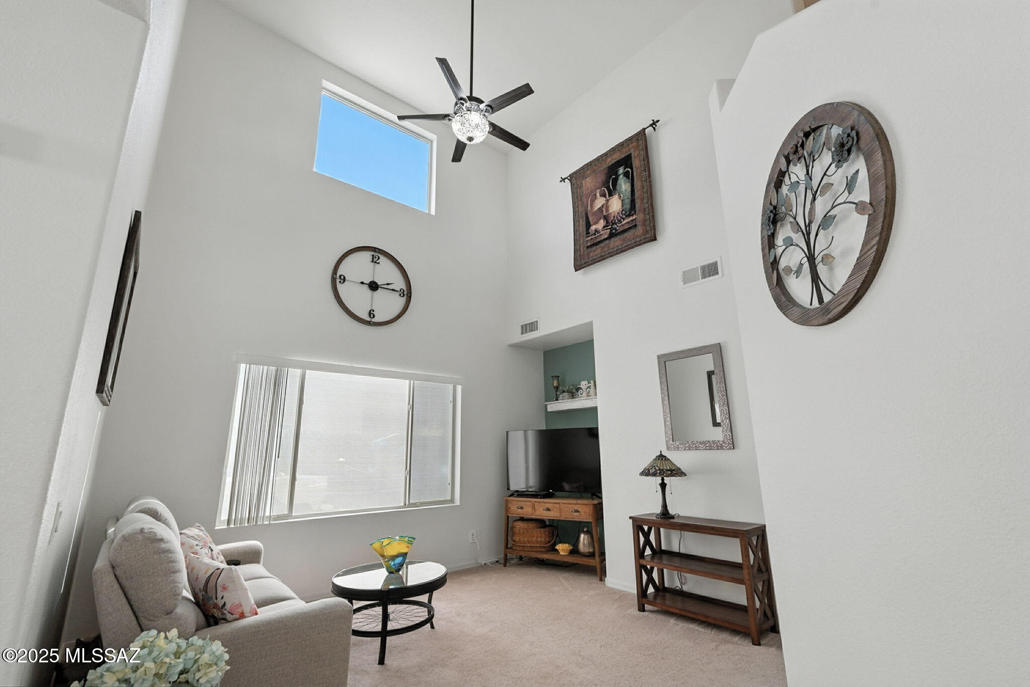 97 W Camino Rancho Palomas
