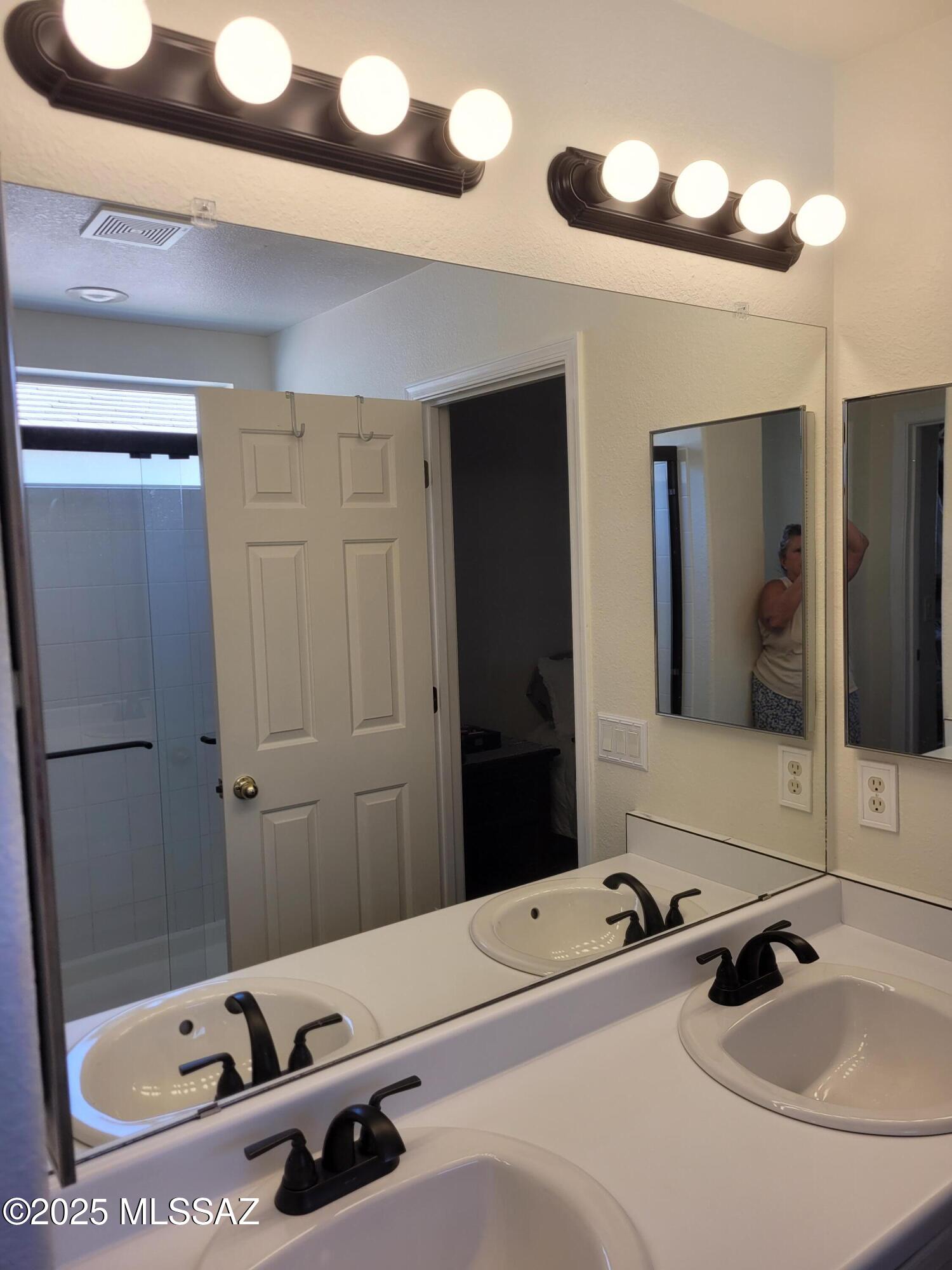 97 W Camino Rancho Palomas