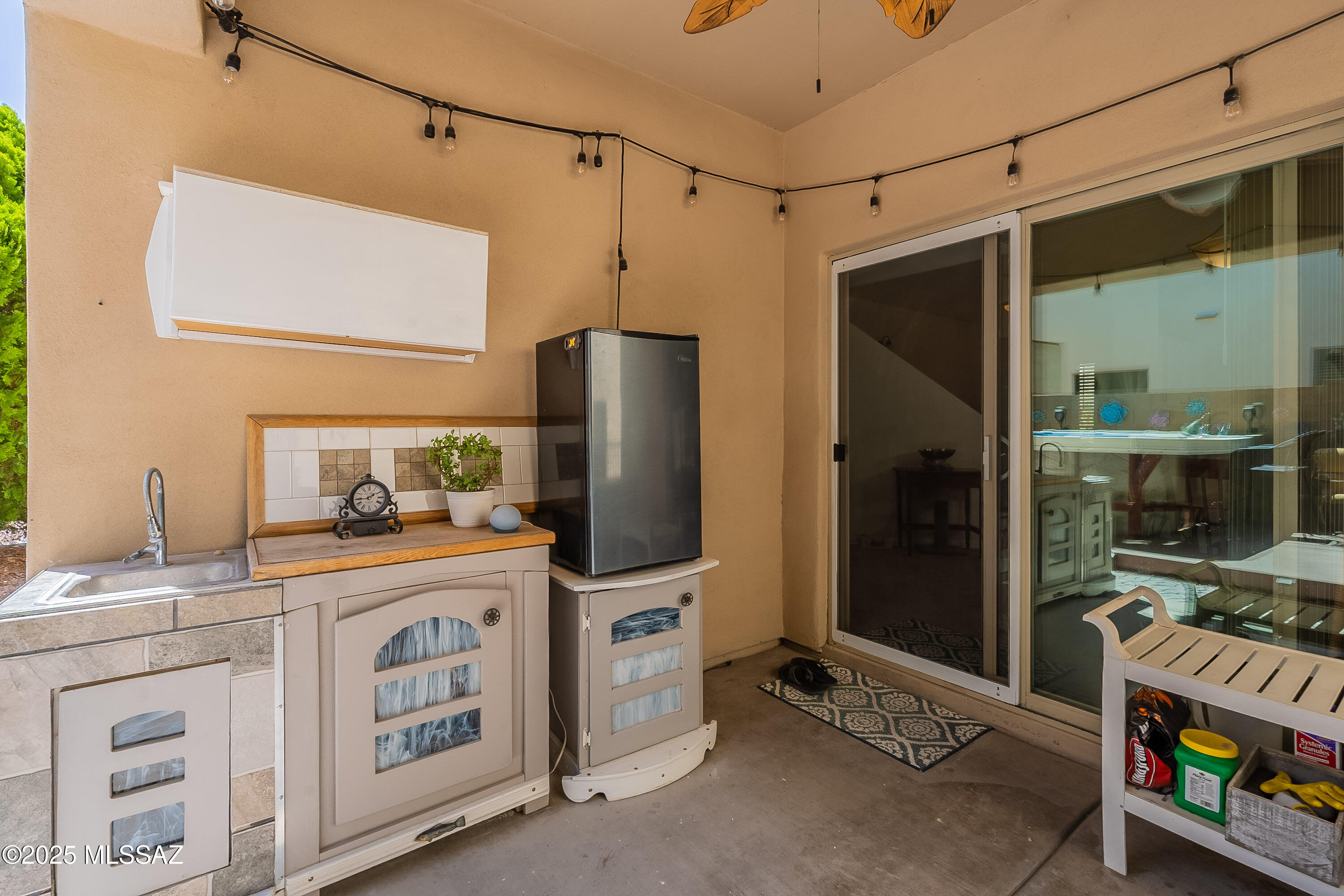 97 W Camino Rancho Palomas