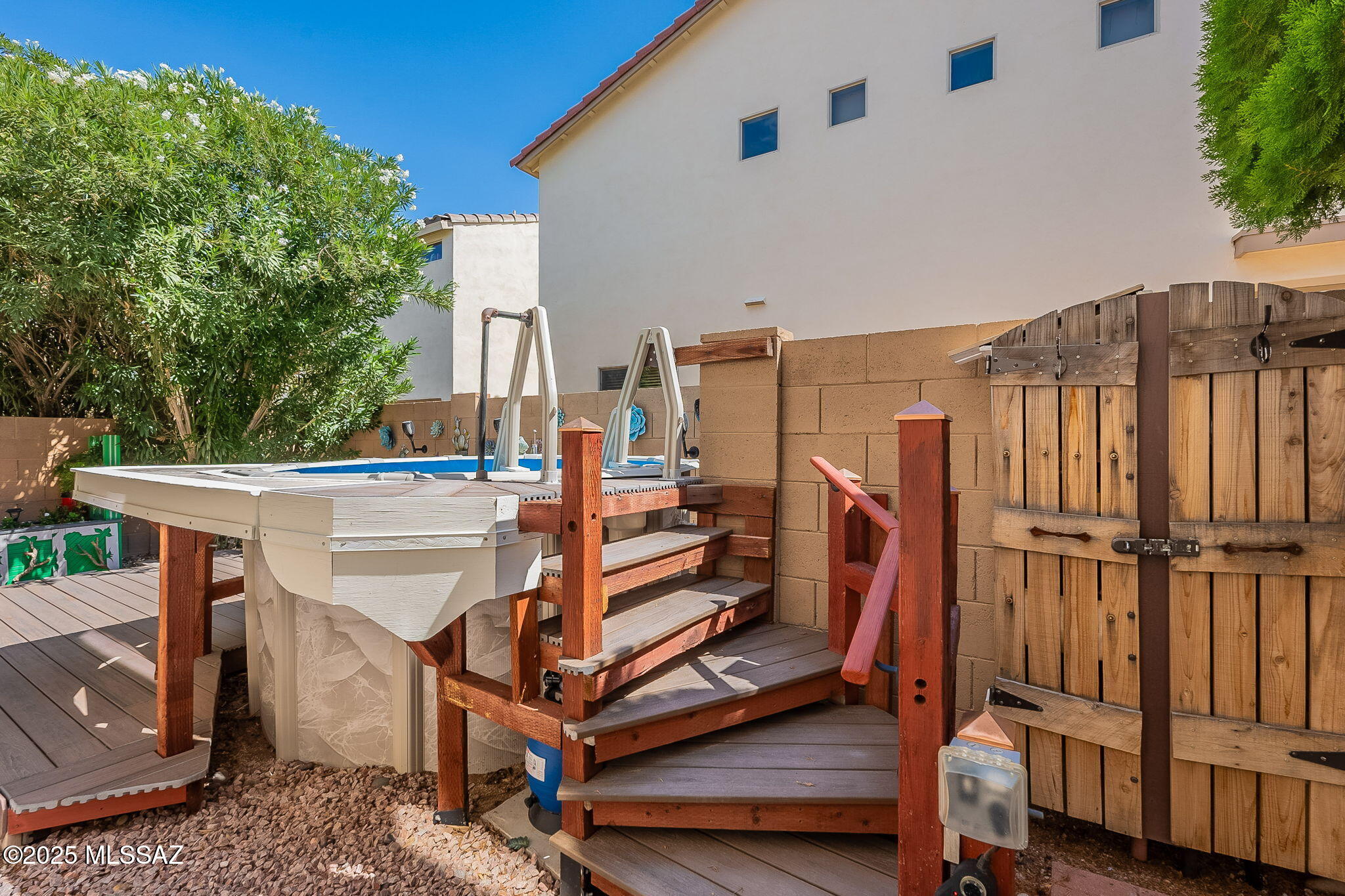 97 W Camino Rancho Palomas