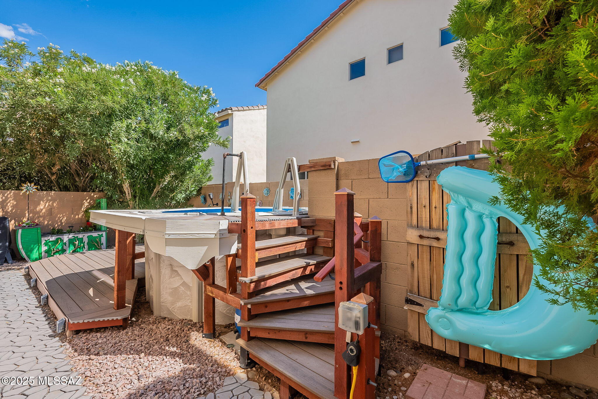 97 W Camino Rancho Palomas