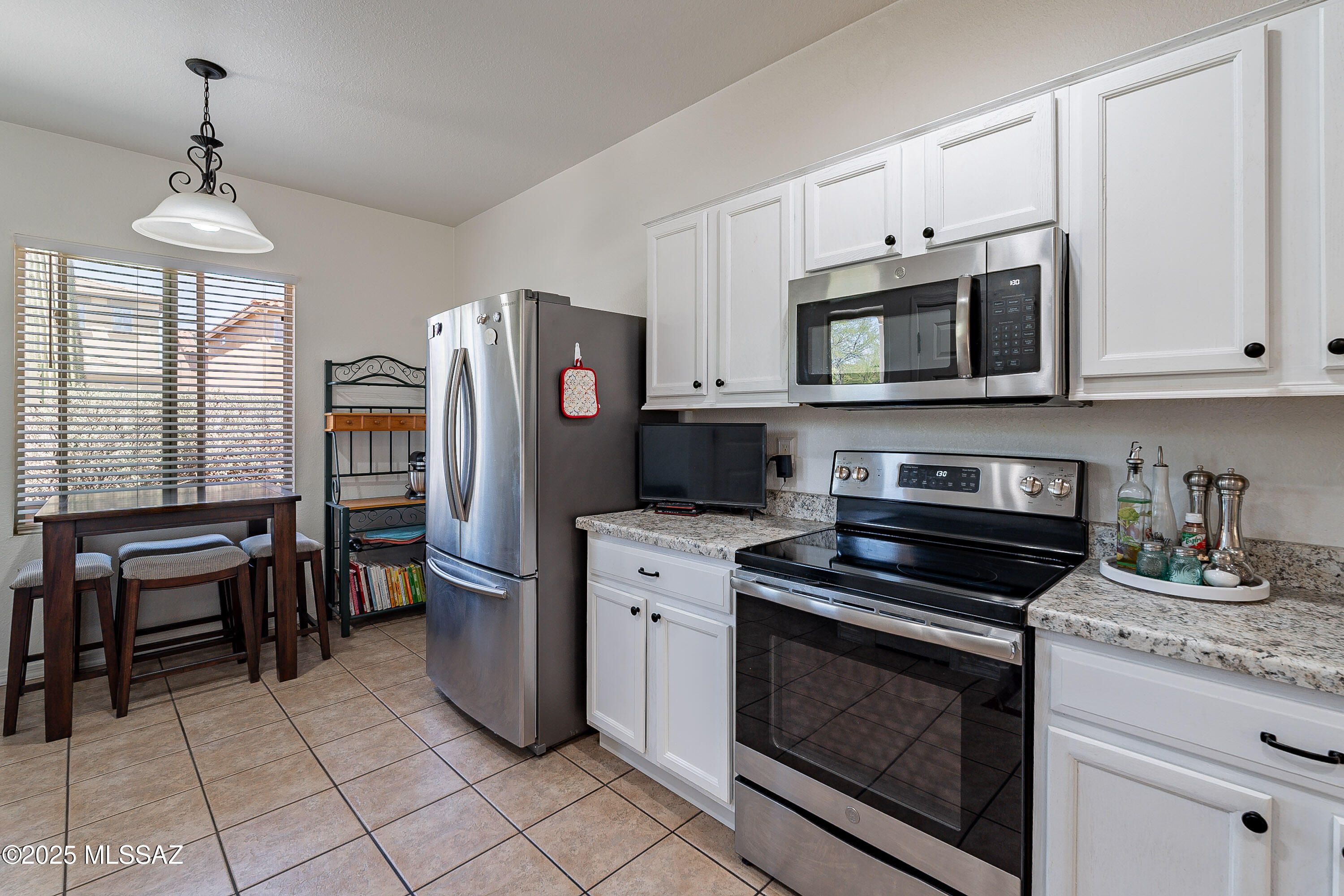 97 W Camino Rancho Palomas