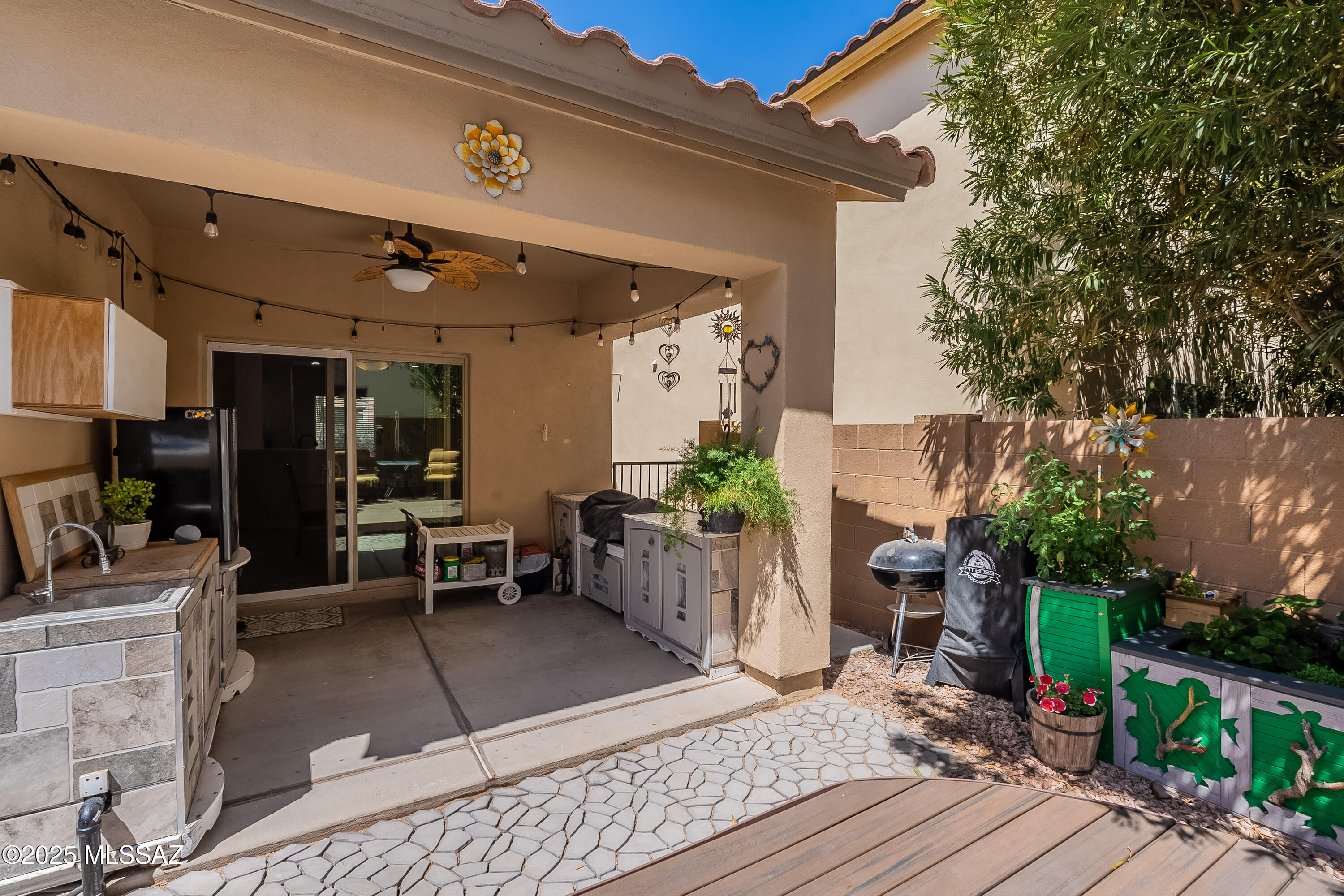 97 W Camino Rancho Palomas