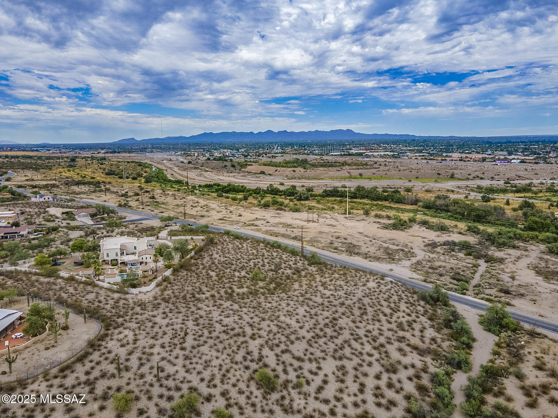 5735 N Silverbell Road