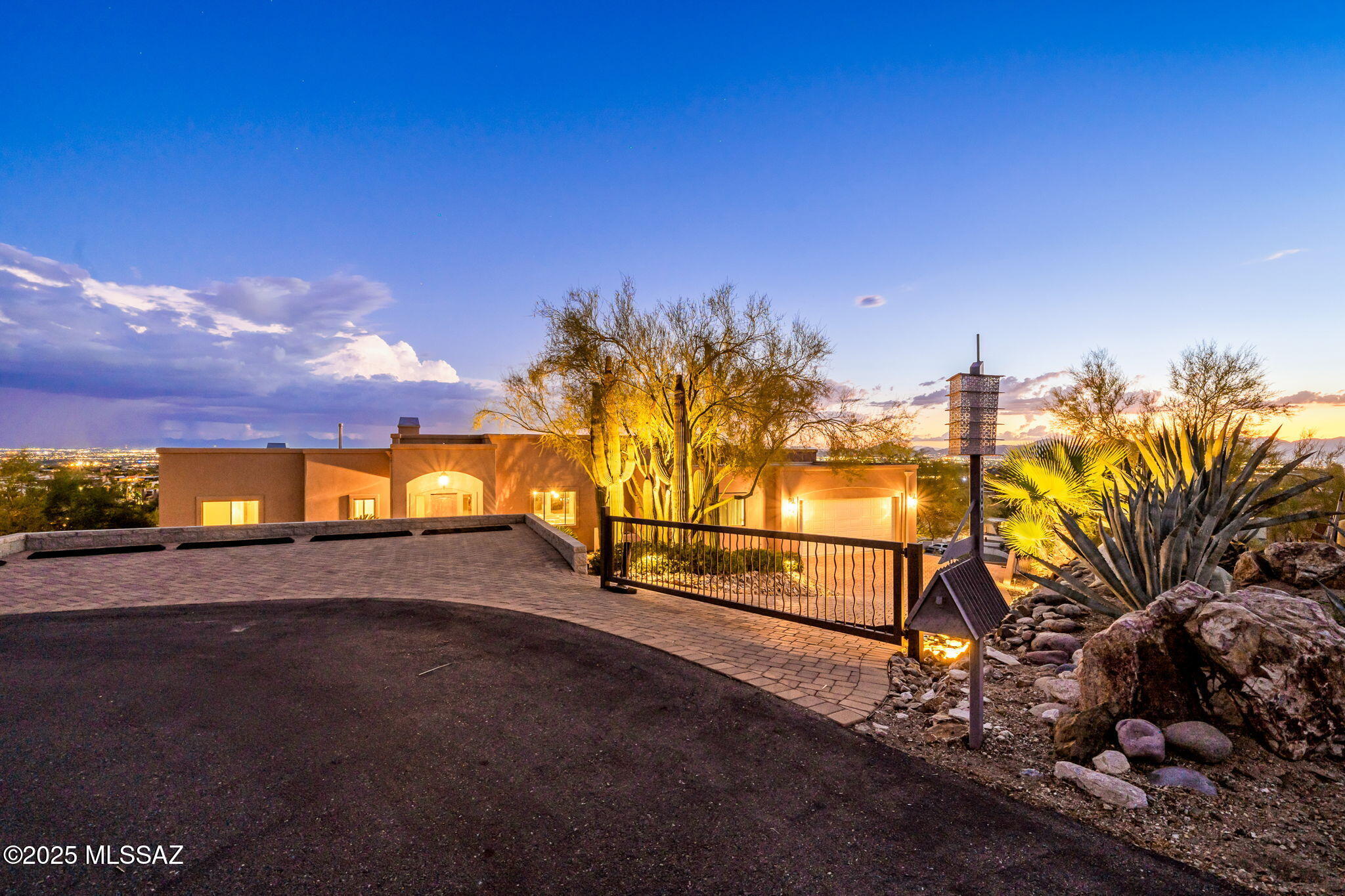 5880 N Hombre Lane