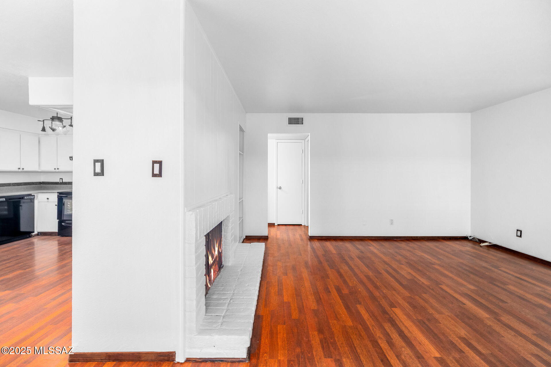 1600 N Wilmot Road Unit: 419