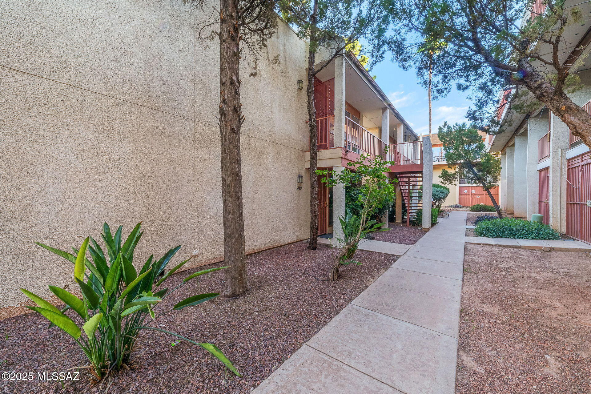 1600 N Wilmot Road Unit: 419
