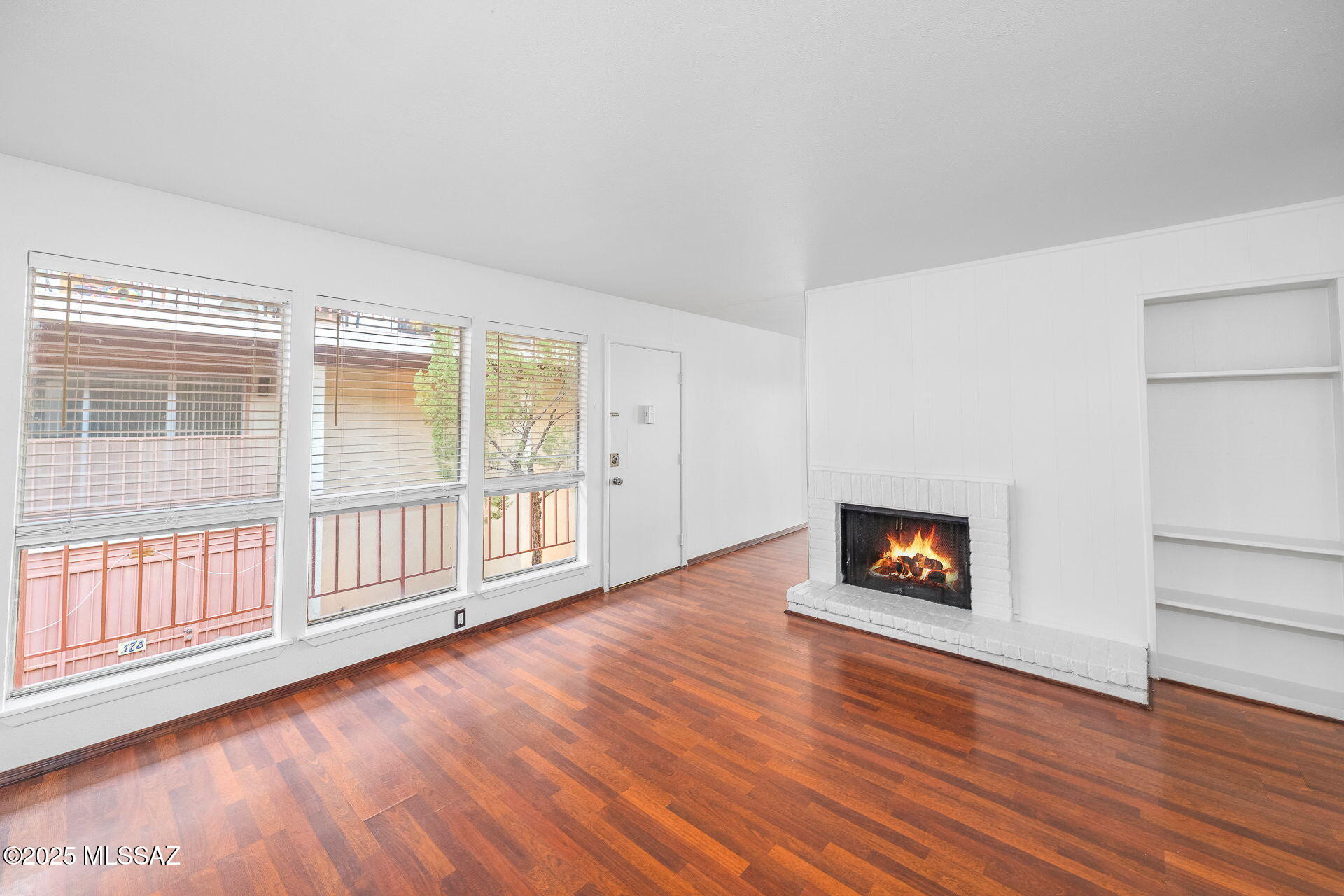 1600 N Wilmot Road Unit: 419