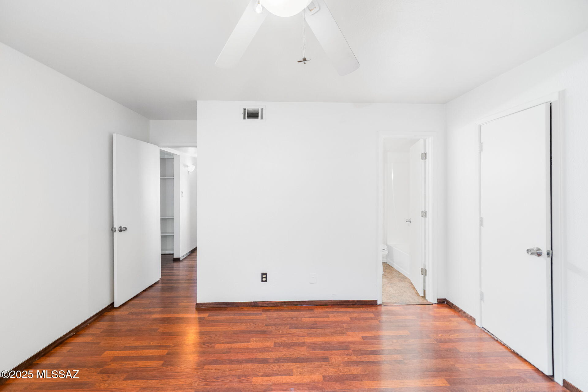 1600 N Wilmot Road Unit: 419