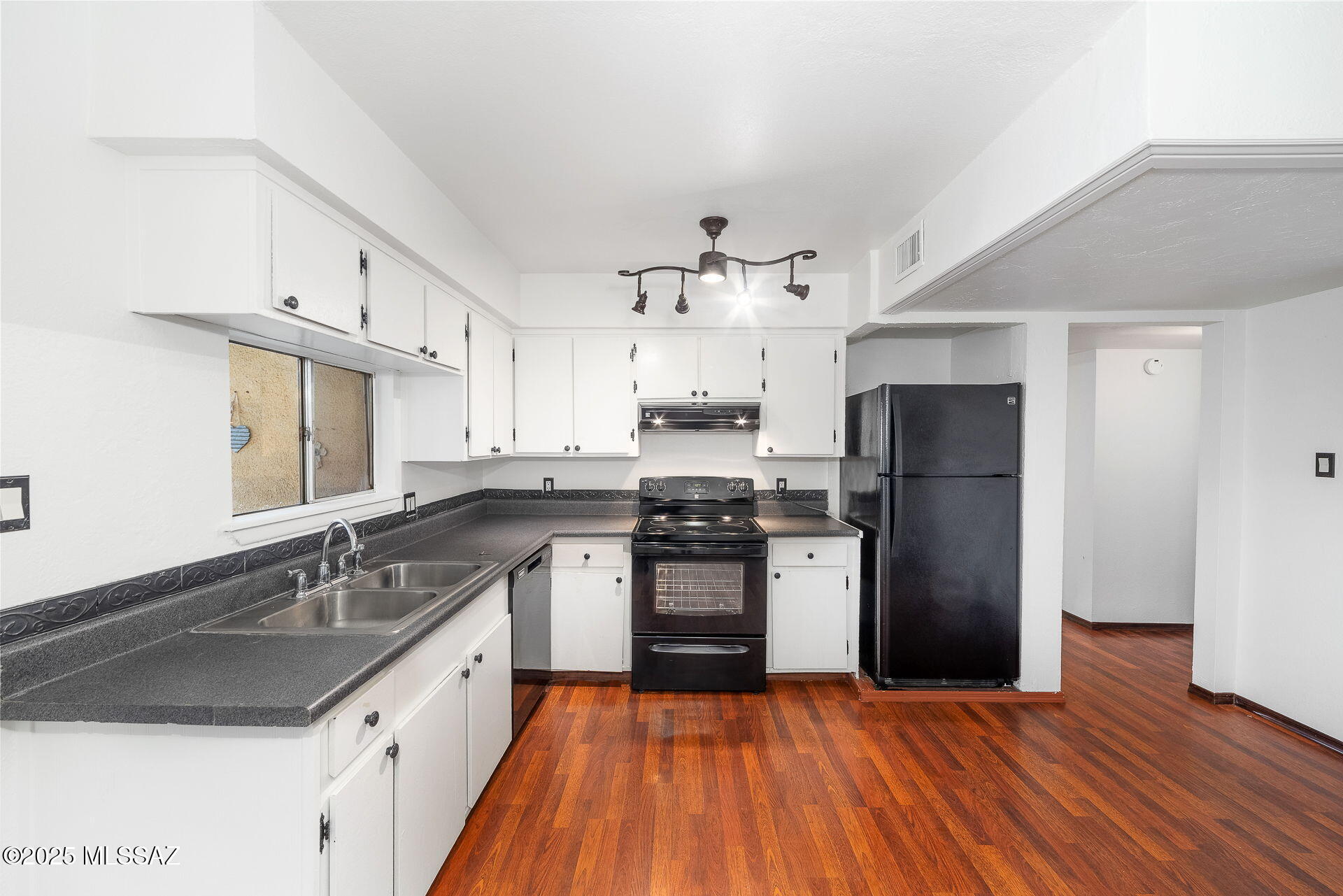 1600 N Wilmot Road 419