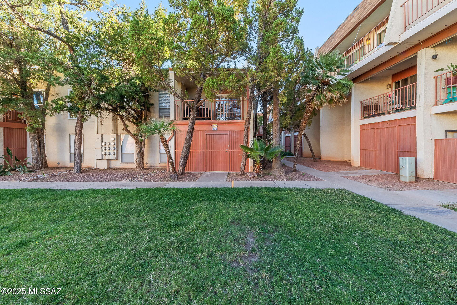 1600 N Wilmot Road 419