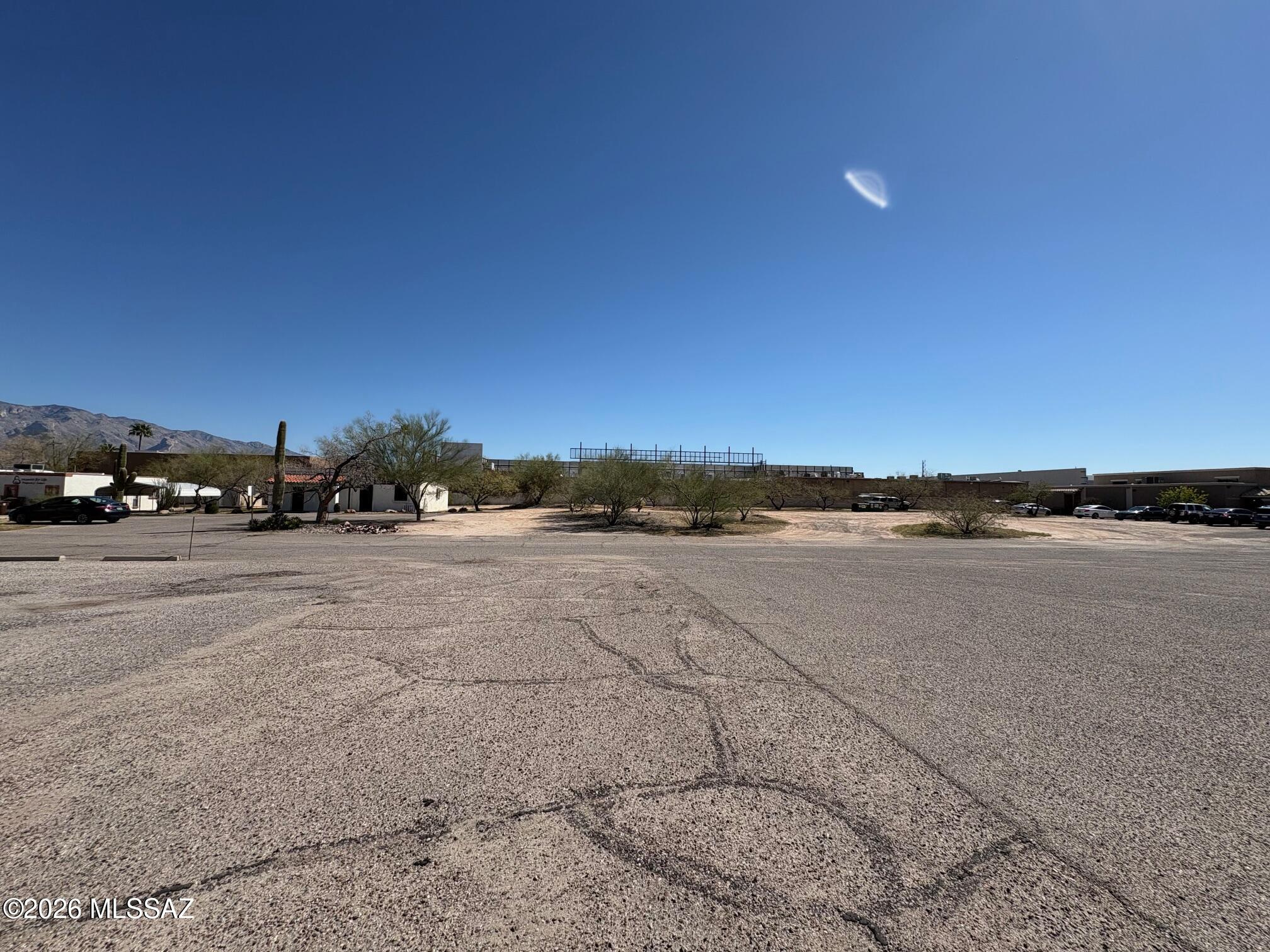 513 W Wetmore Road 9