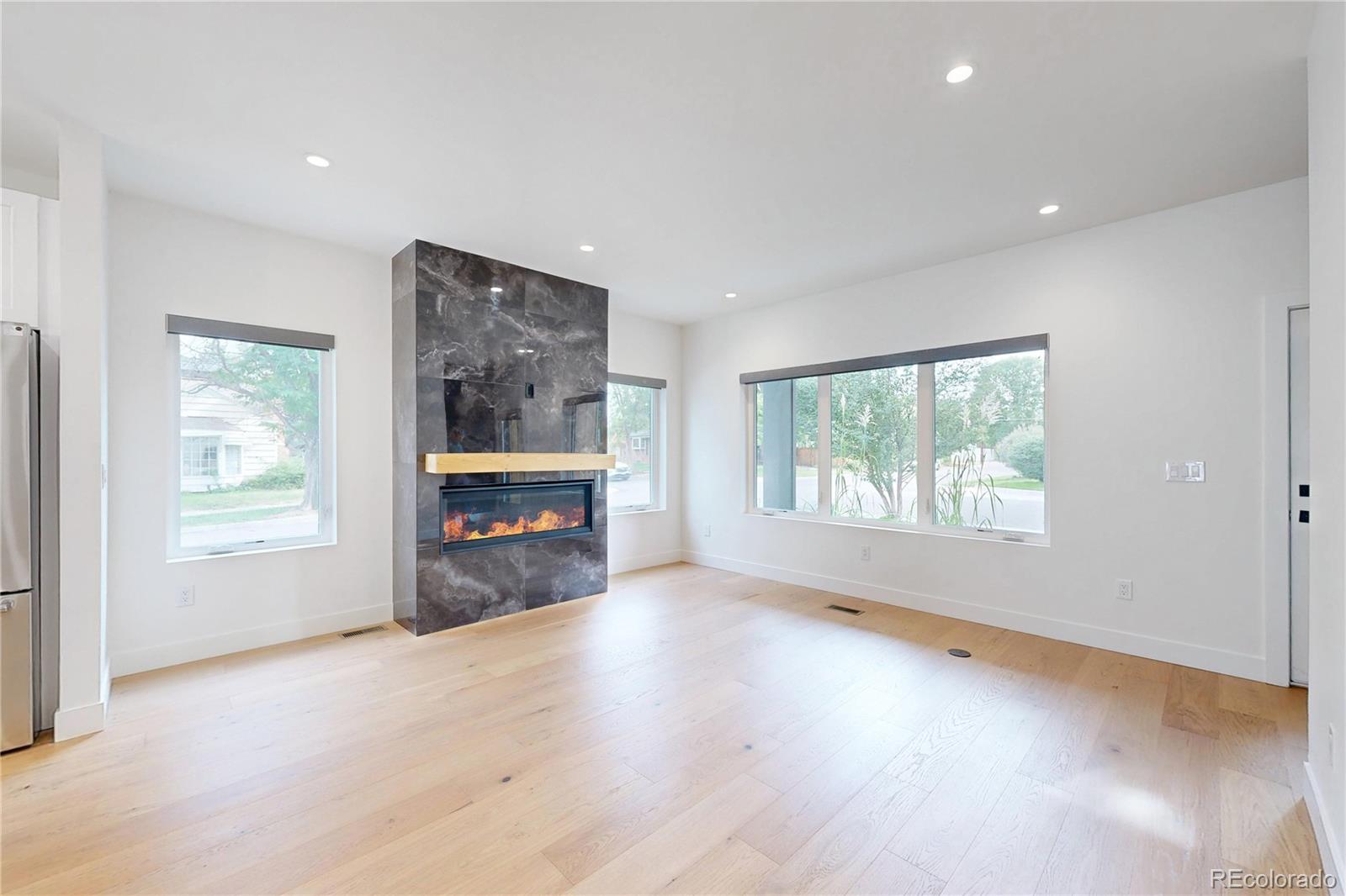 2403 S Franklin