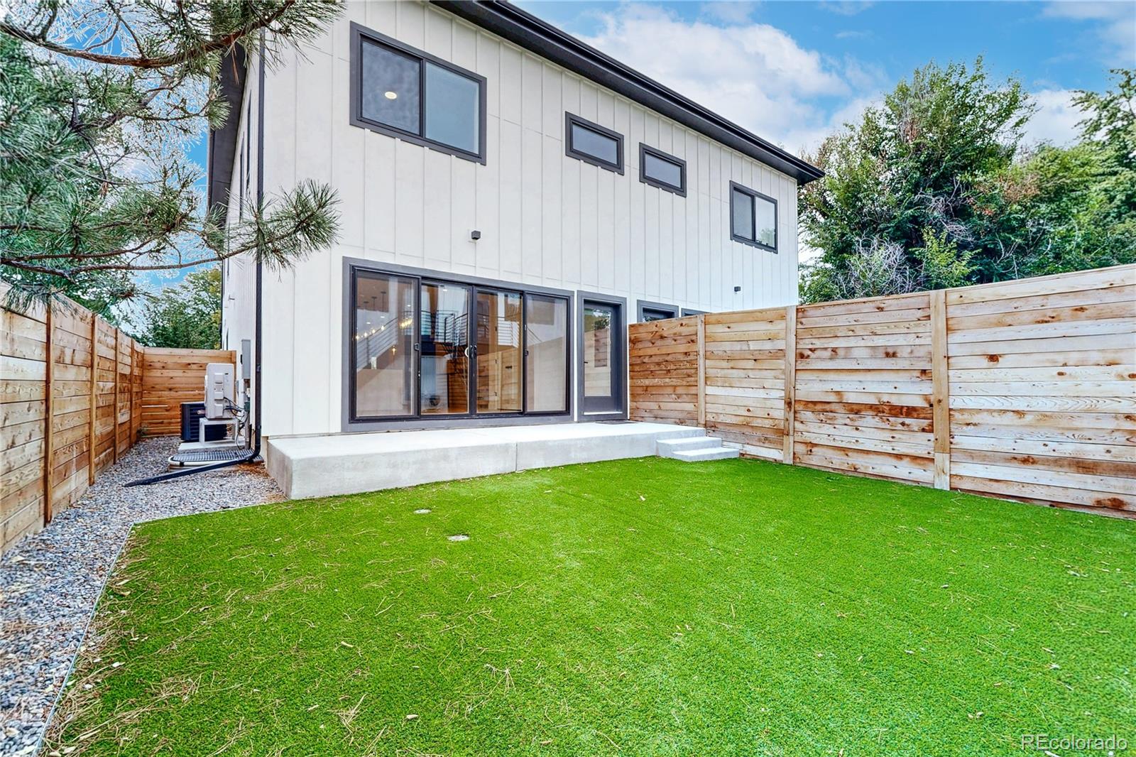 2403 S Franklin