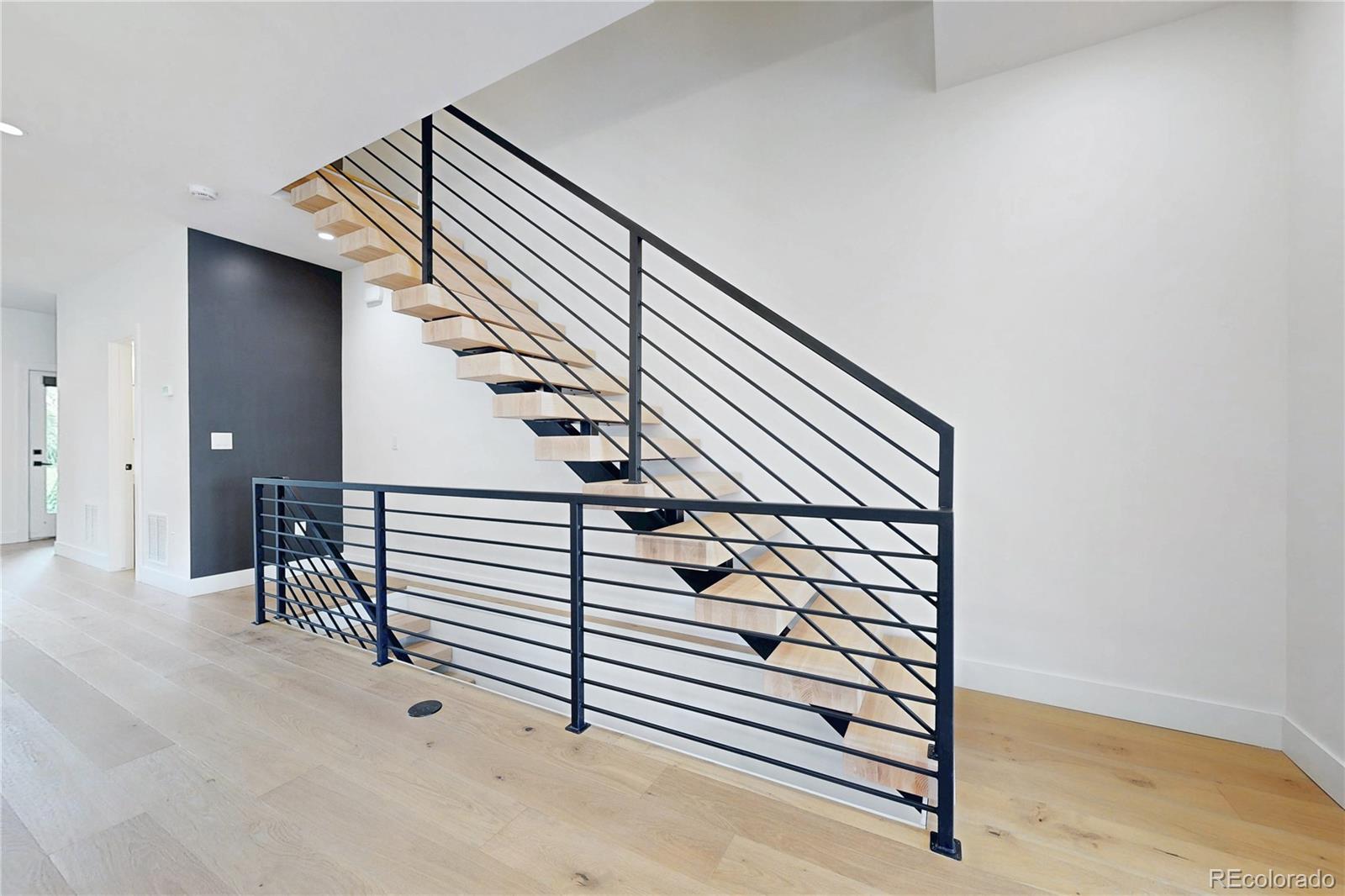 2403 S Franklin