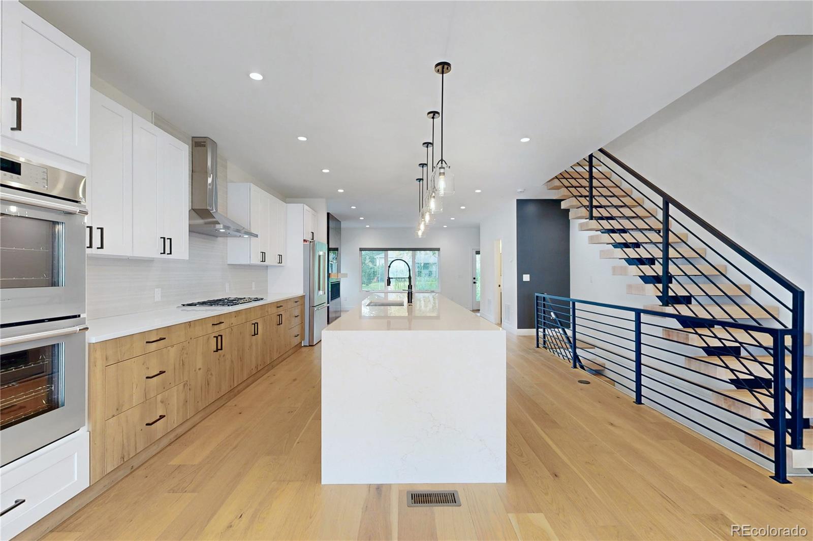 2403 S Franklin