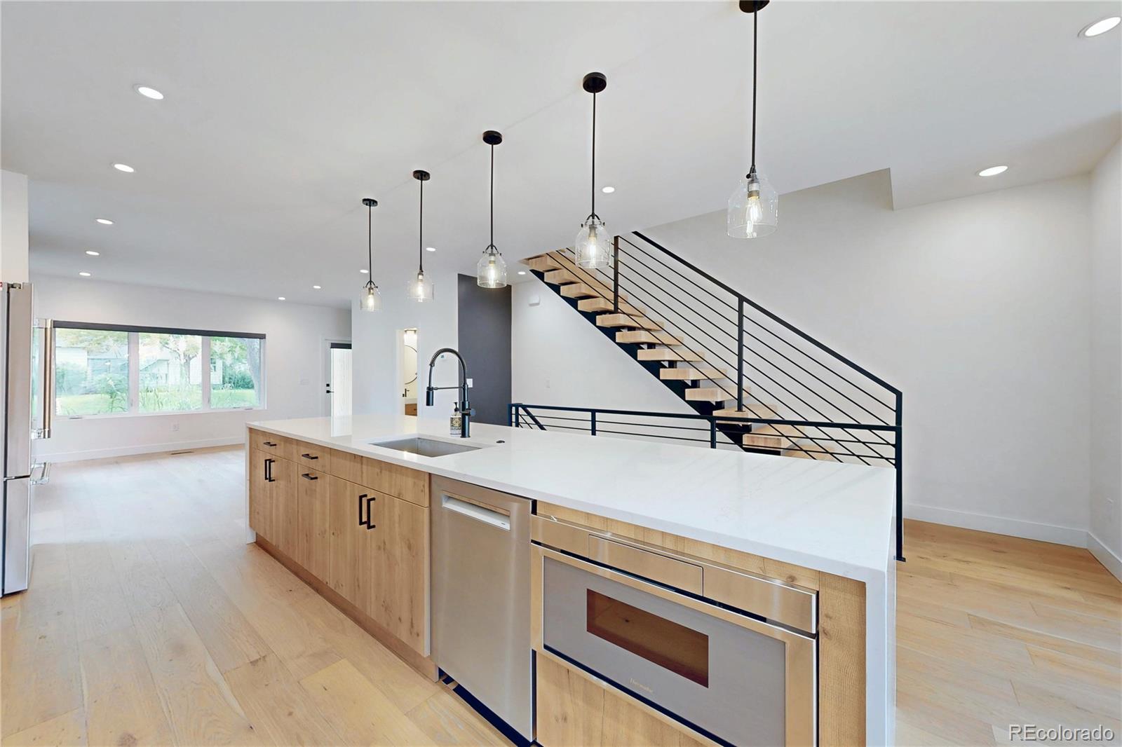 2403 S Franklin