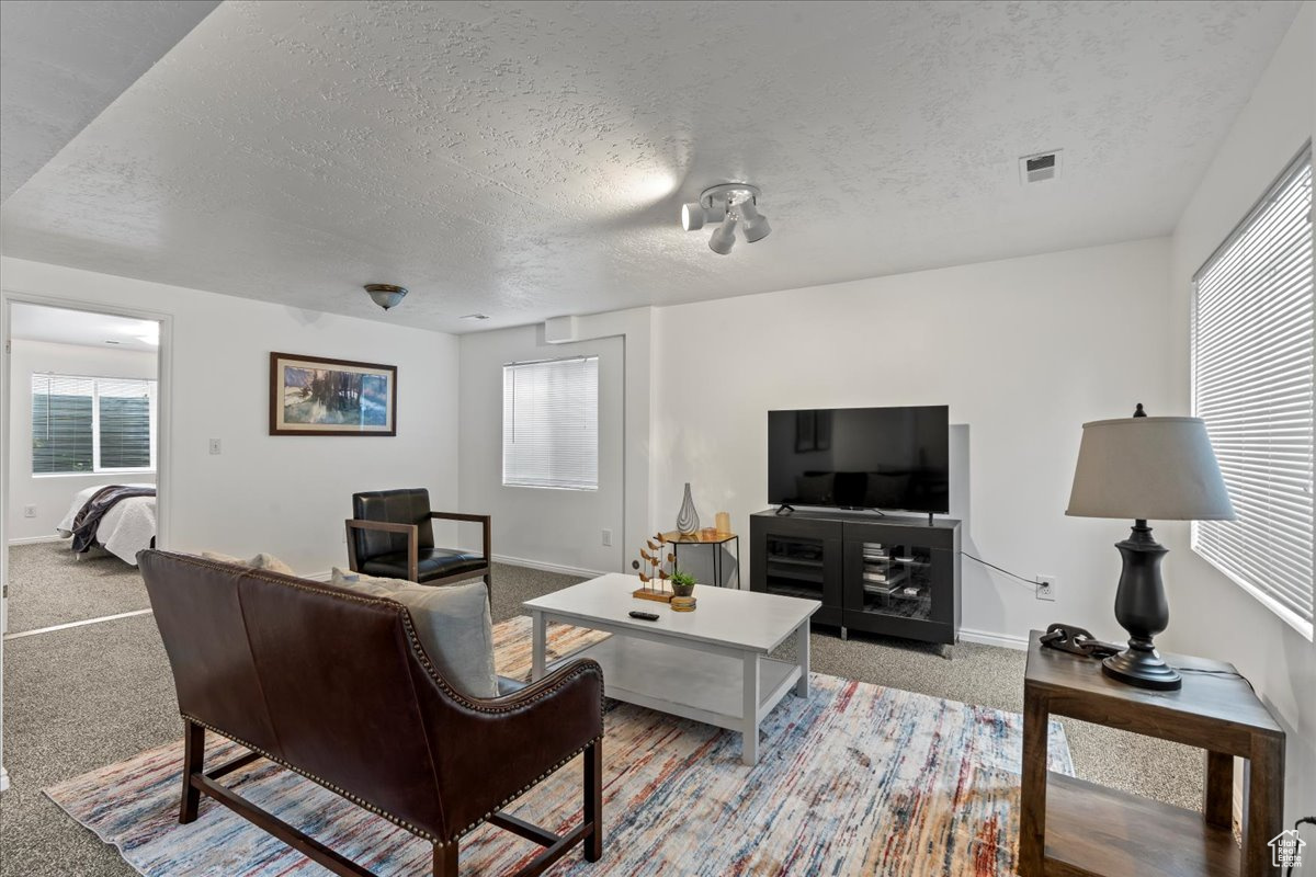 232 E ASHBROOK CIR