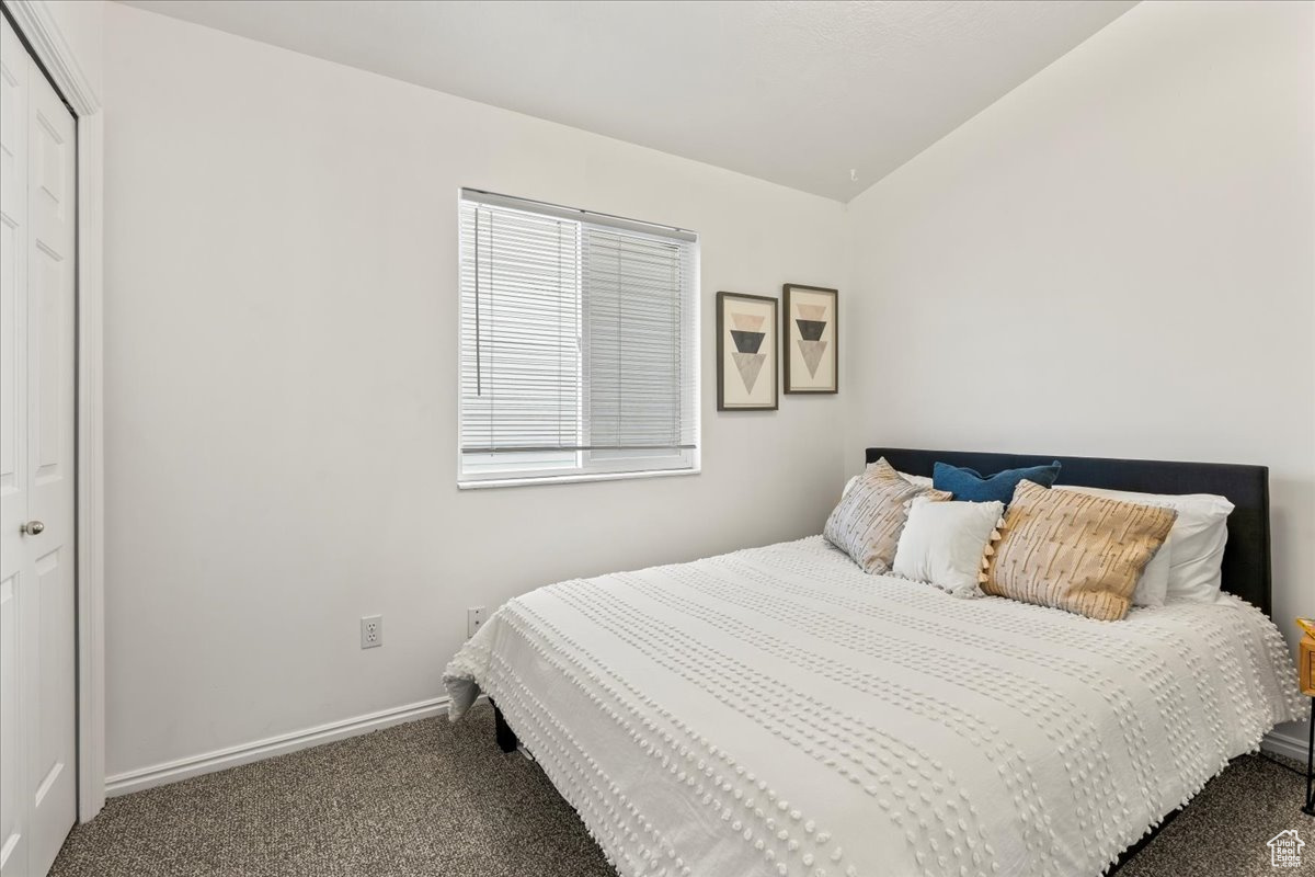 232 E ASHBROOK CIR