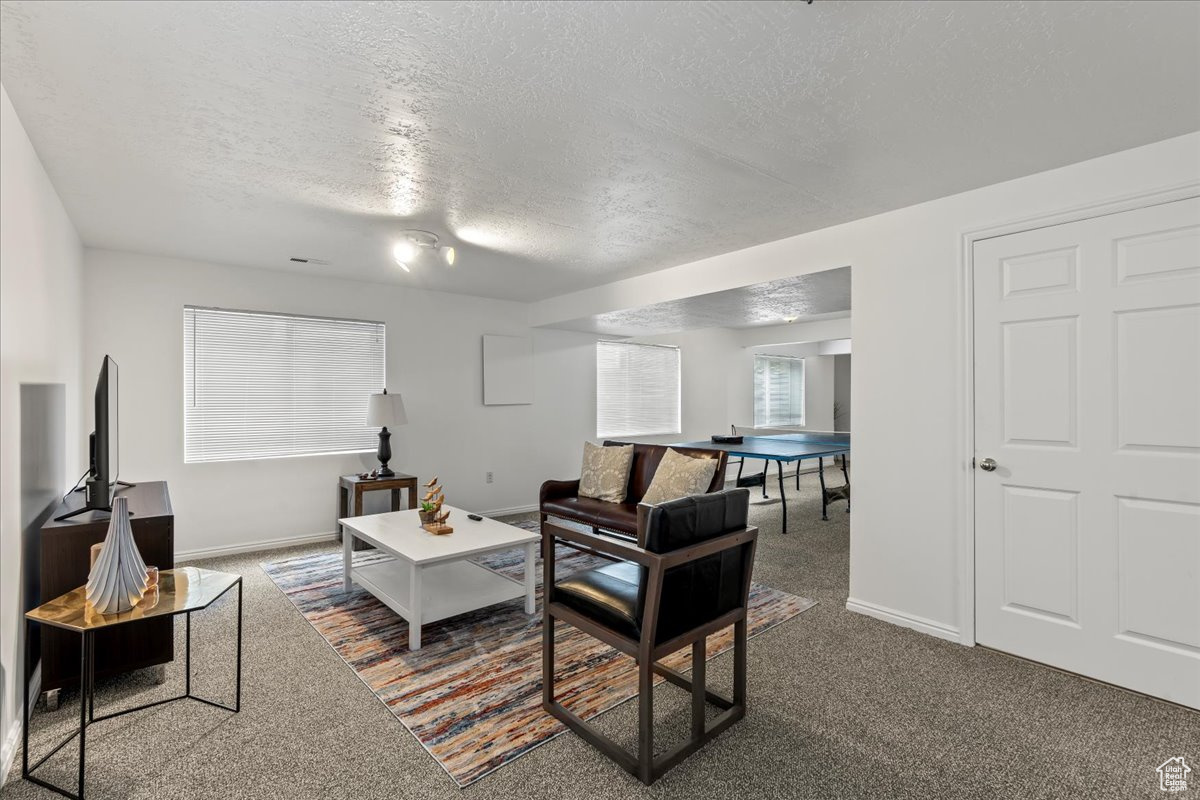 232 E ASHBROOK CIR
