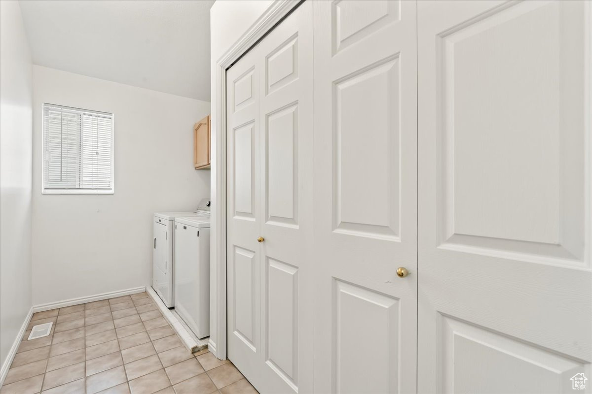 232 E ASHBROOK CIR
