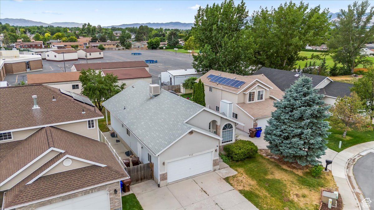 232 E ASHBROOK CIR