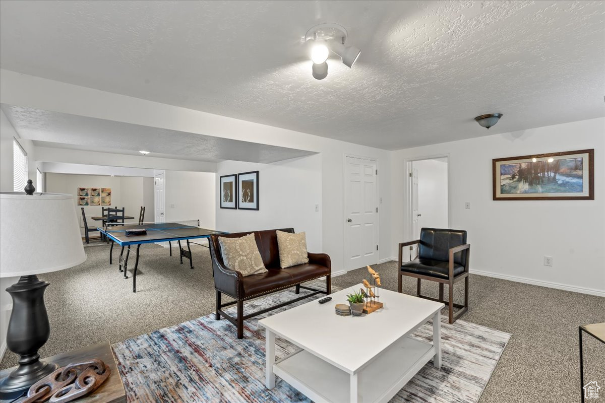 232 E ASHBROOK CIR