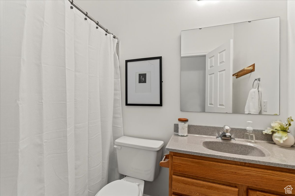 232 E ASHBROOK CIR