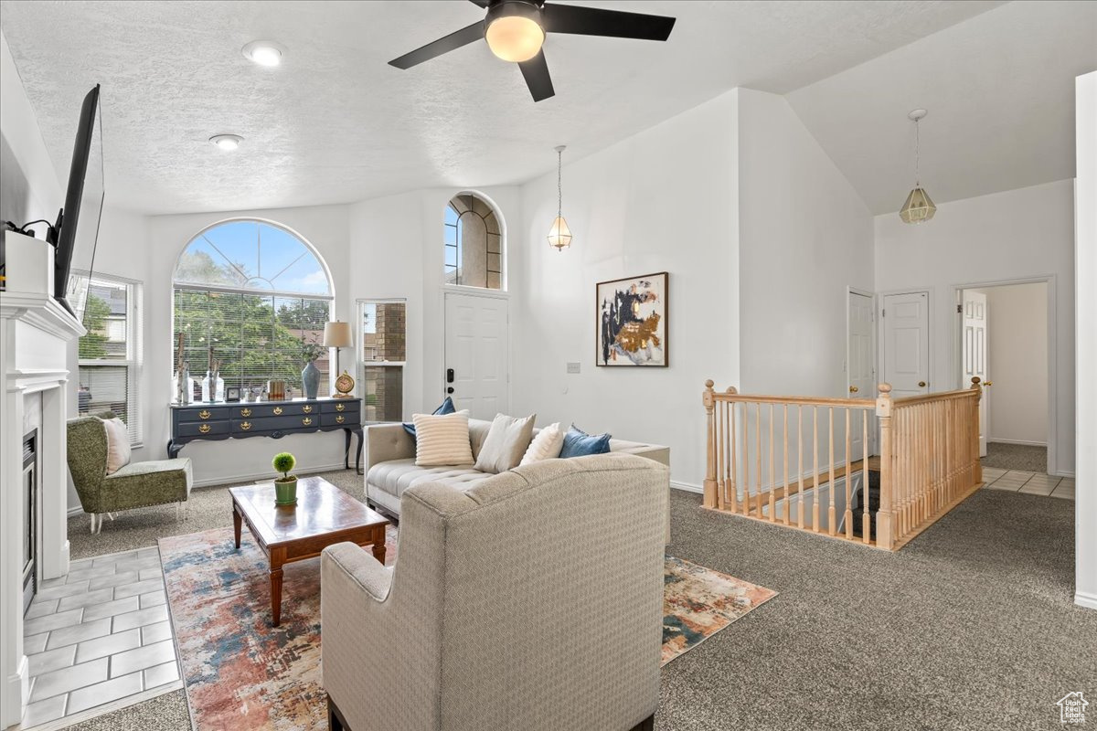 232 E ASHBROOK CIR