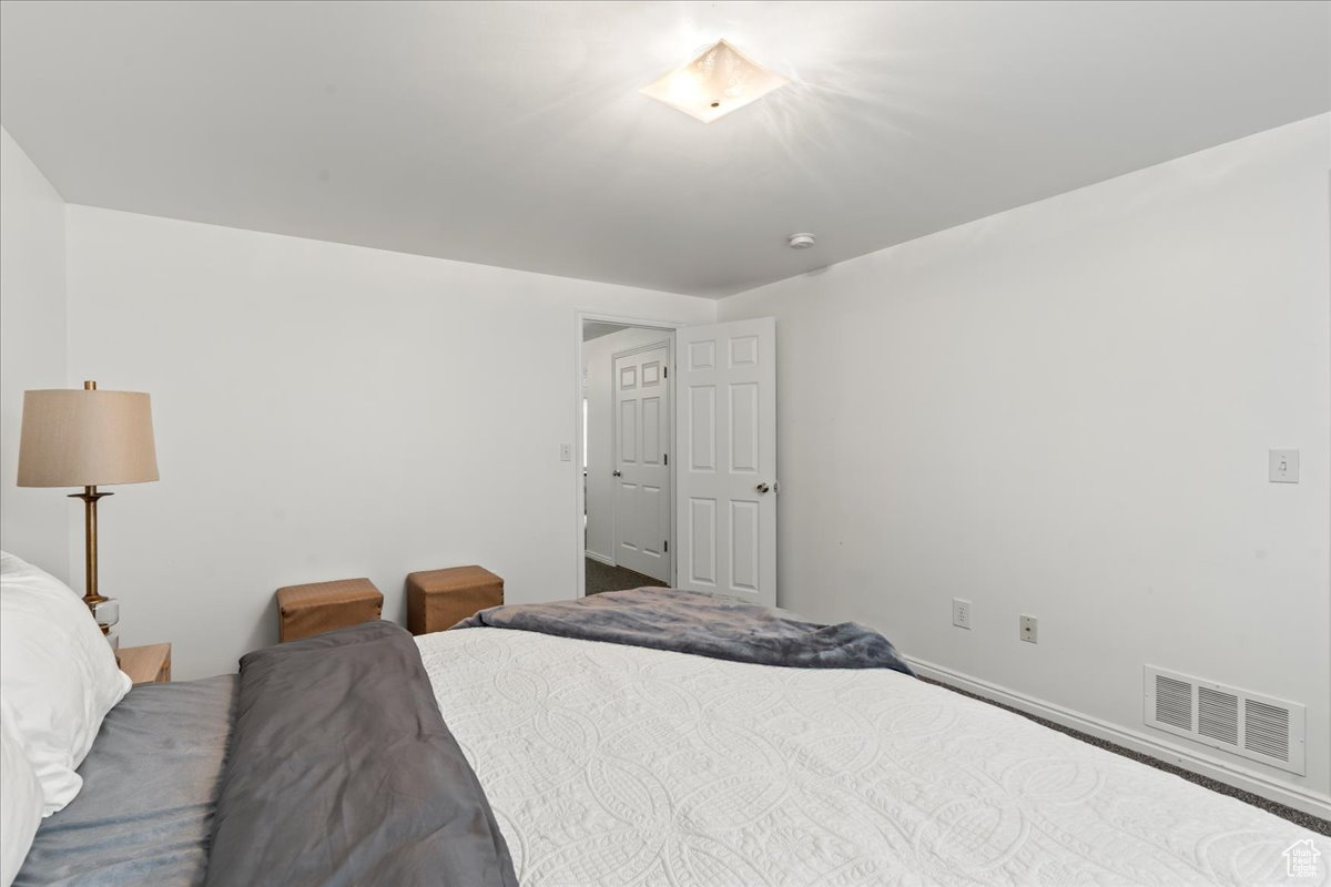 232 E ASHBROOK CIR