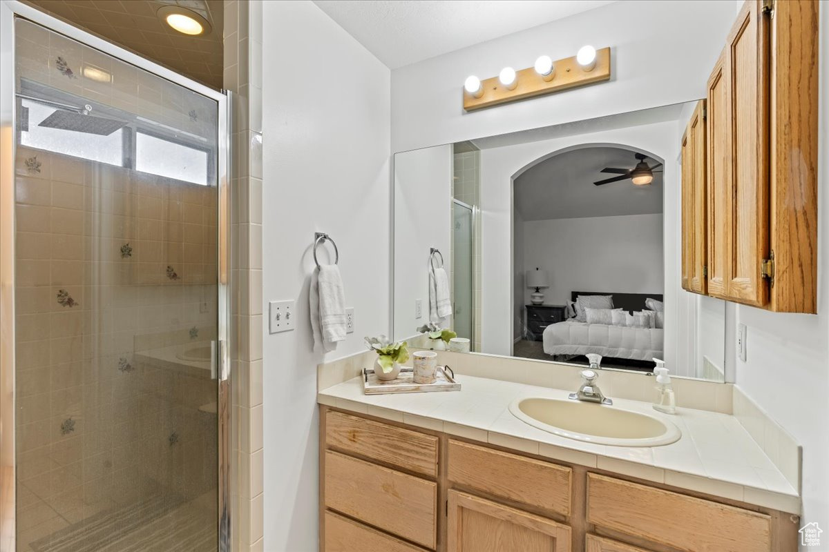 232 E ASHBROOK CIR
