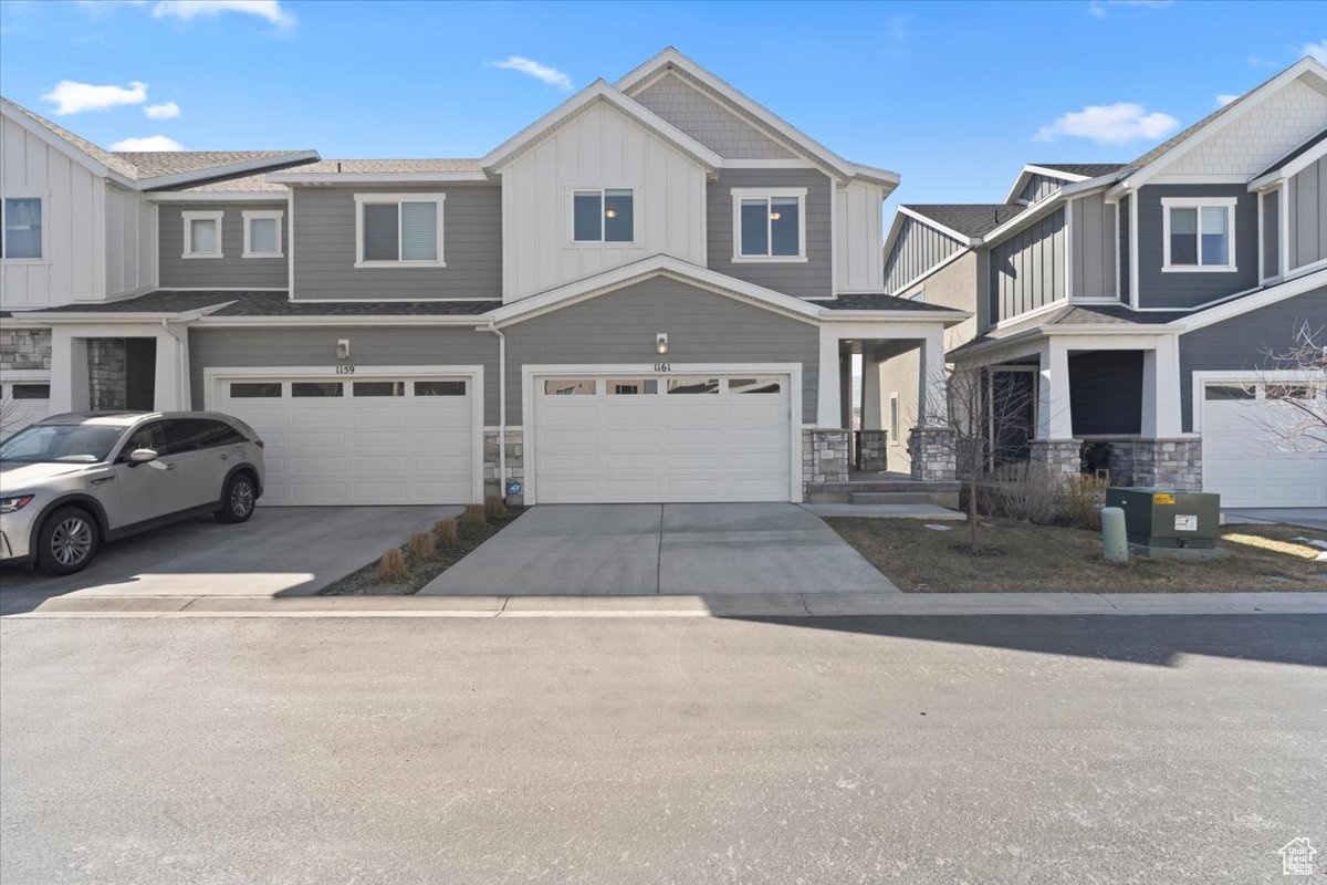1161 W RACEHORSE WAY