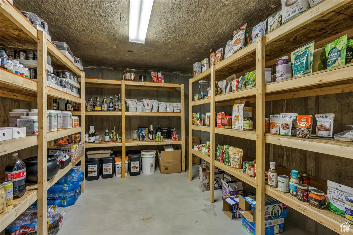 10605 S WILLOW VALLEY RD