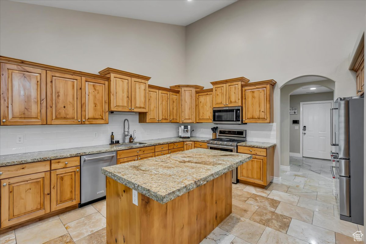 10605 S WILLOW VALLEY RD