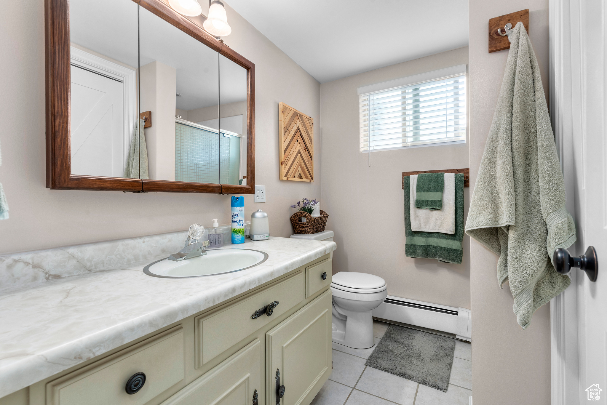 835 E CANYON BREEZE LN