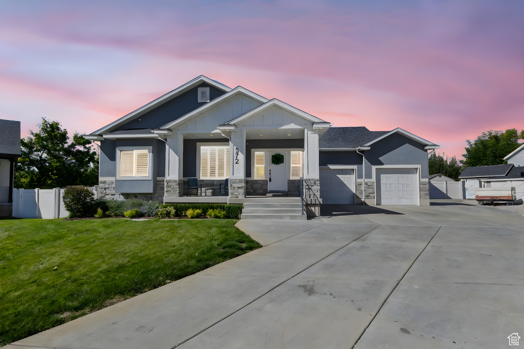 372 W CLARK CIR